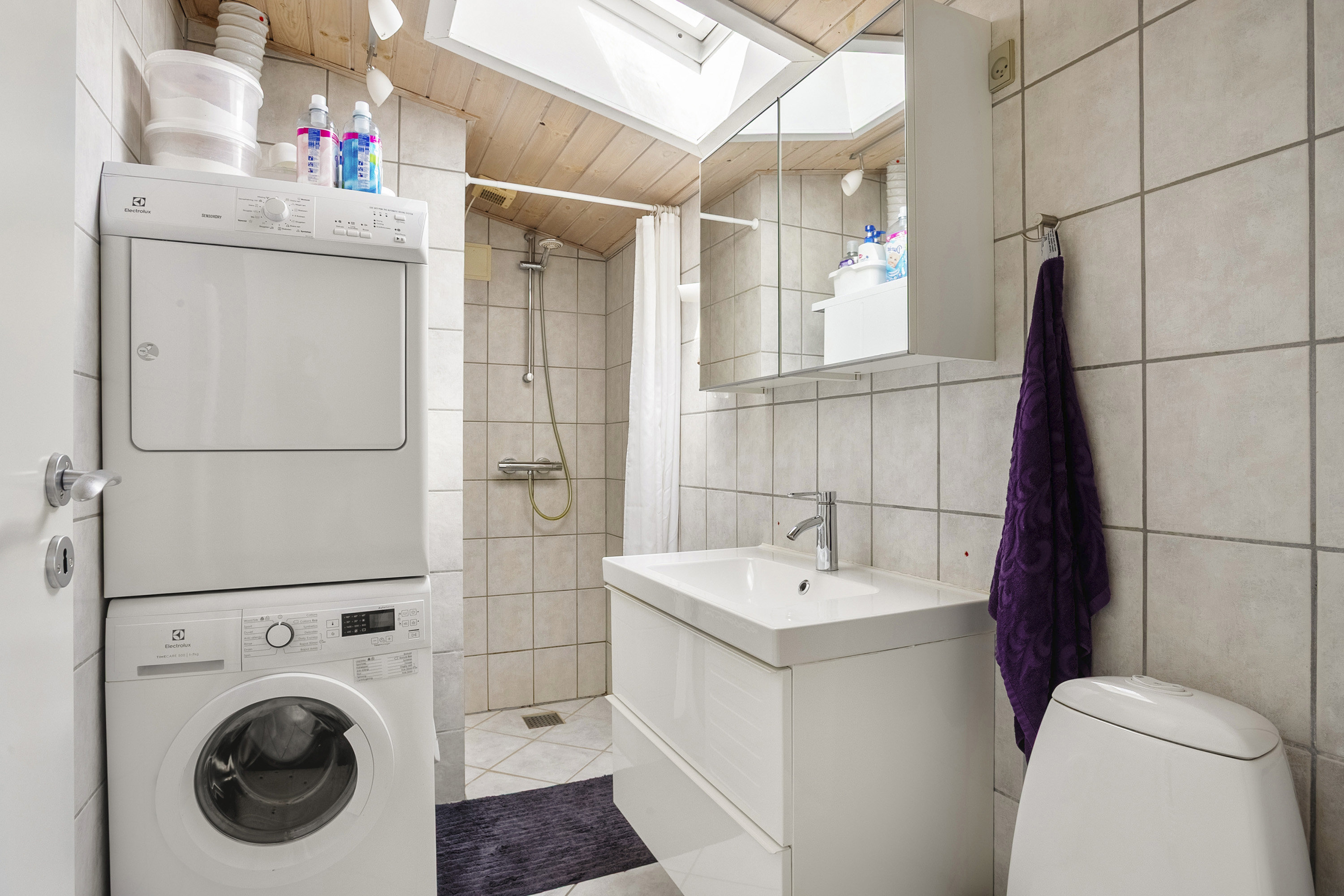 Fremhævet badeværelse billede i fuldskærmstilstand. Billede af Vandværksvej 1, 6622 Bække