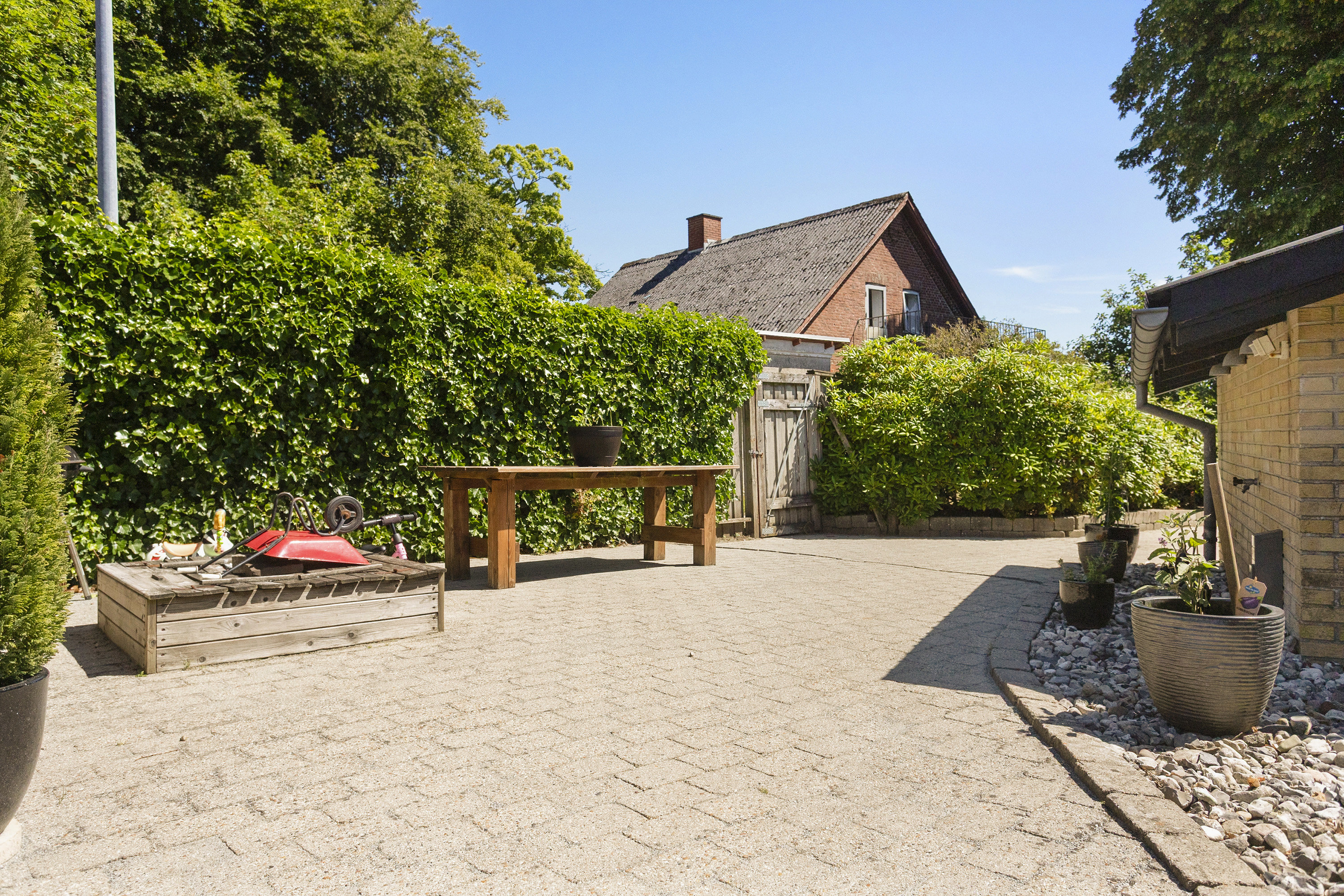 Fremhævet terrasse billede i fuldskærmstilstand. Billede af Vandværksvej 1, 6622 Bække