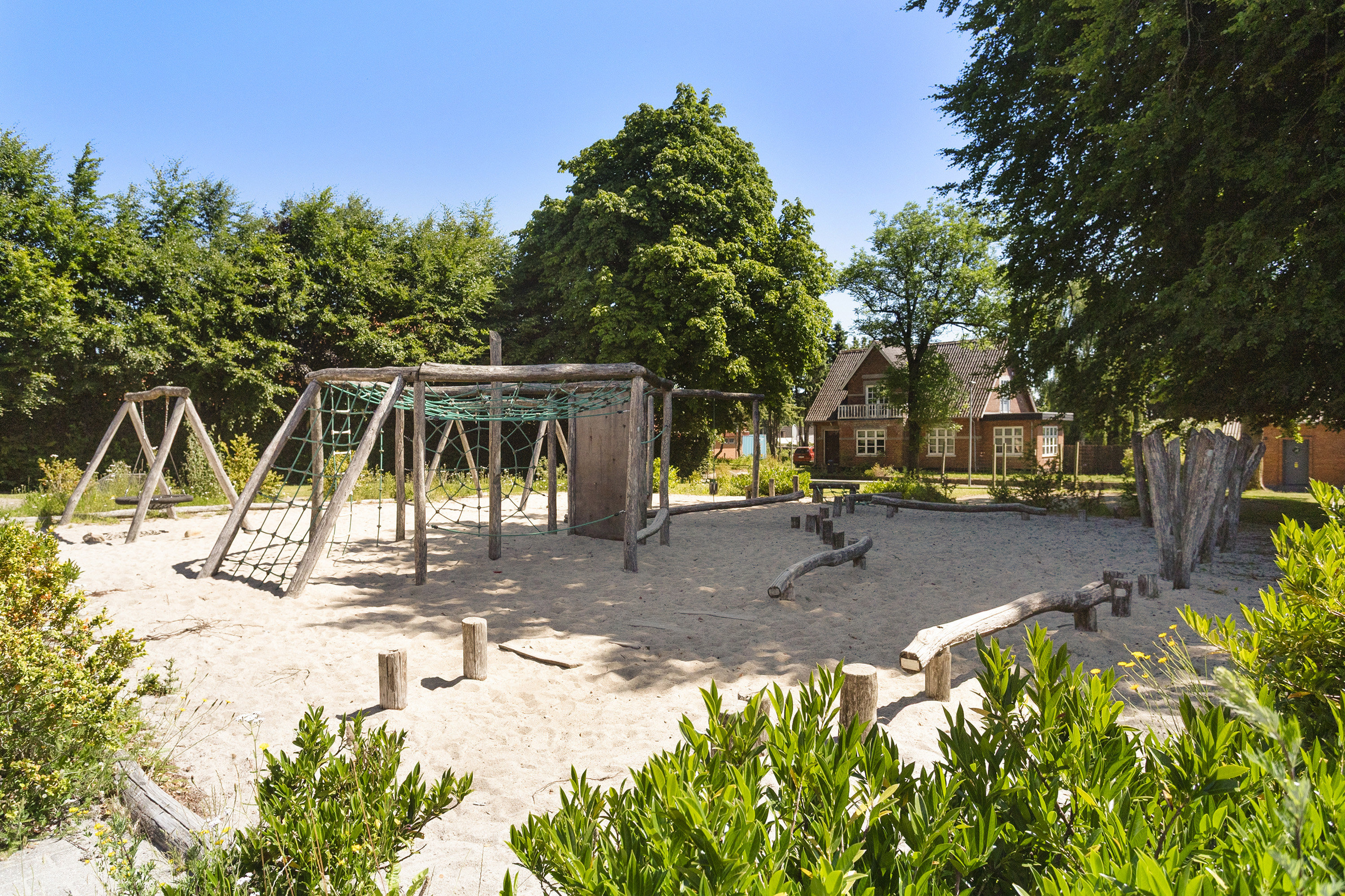 Fremhævet område - legeplads billede i fuldskærmstilstand. Billede af Vandværksvej 1, 6622 Bække