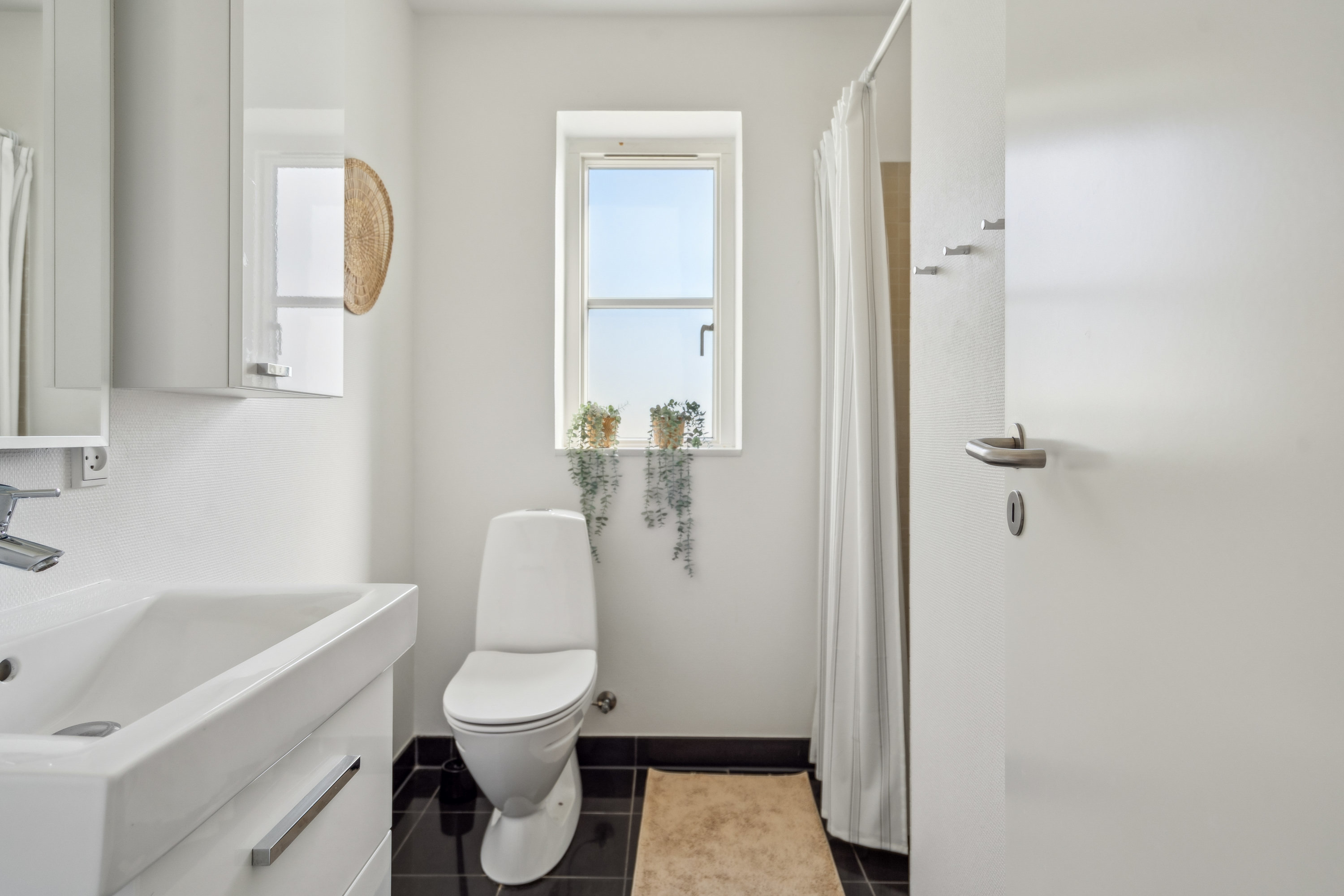 Fremhævet badeværelse billede i fuldskærmstilstand. Billede af Tannisbugtvej 96A, Tversted, 9881 Bindslev