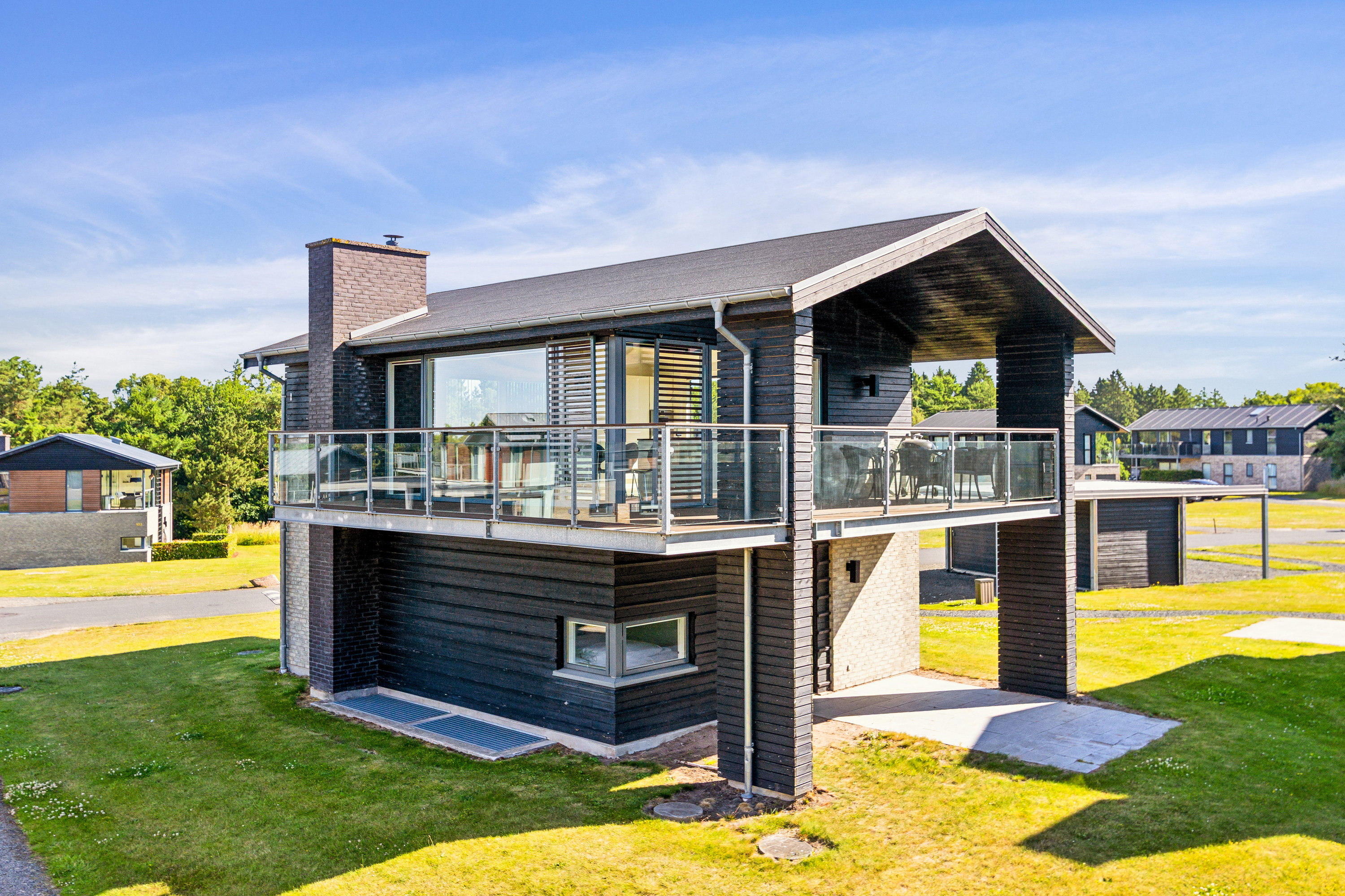 Fremhævet ejendom 1 billede i fuldskærmstilstand. Billede af Lübker Allé 51, 8581 Nimtofte