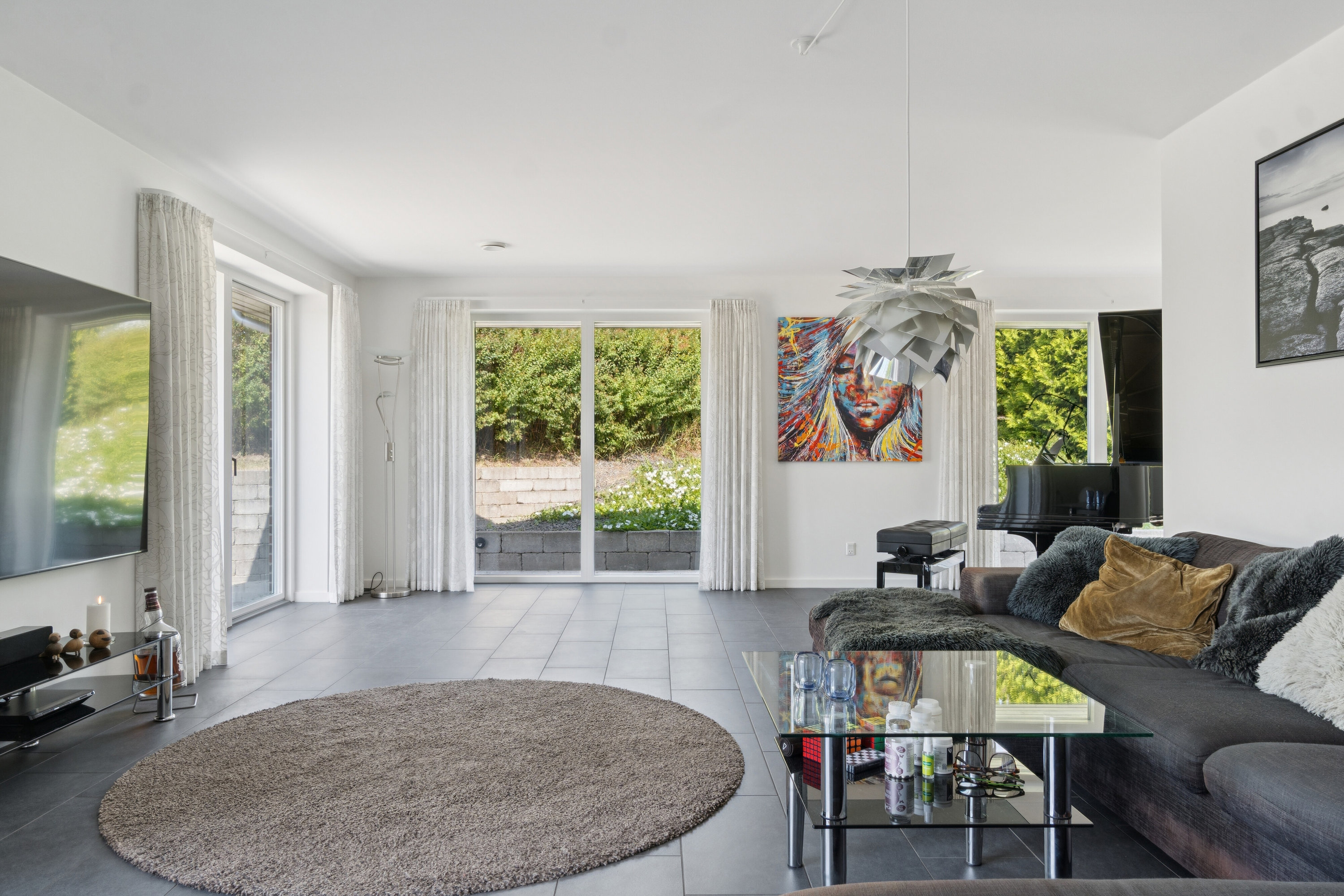 Fremhævet stue billede i fuldskærmstilstand. Billede af Nordager 8, 4070 Kirke Hyllinge