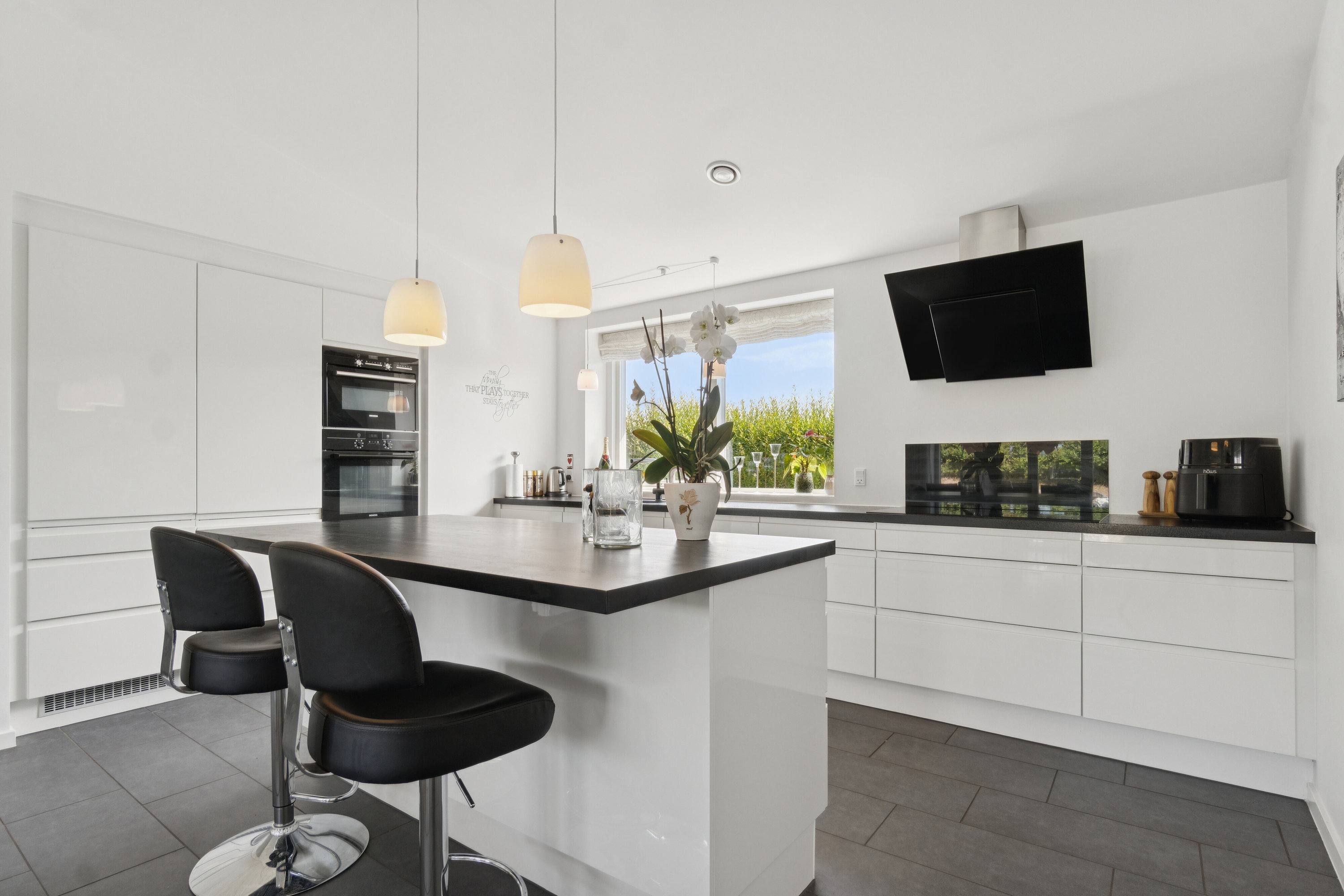 Fremhævet køkken billede i fuldskærmstilstand. Billede af Nordager 8, 4070 Kirke Hyllinge