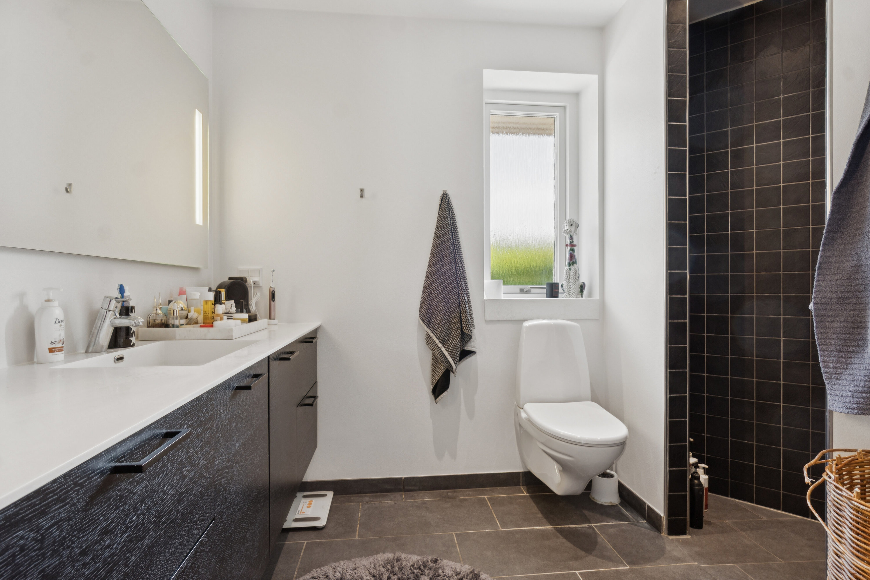 Fremhævet badeværelse billede i fuldskærmstilstand. Billede af Nordager 8, 4070 Kirke Hyllinge