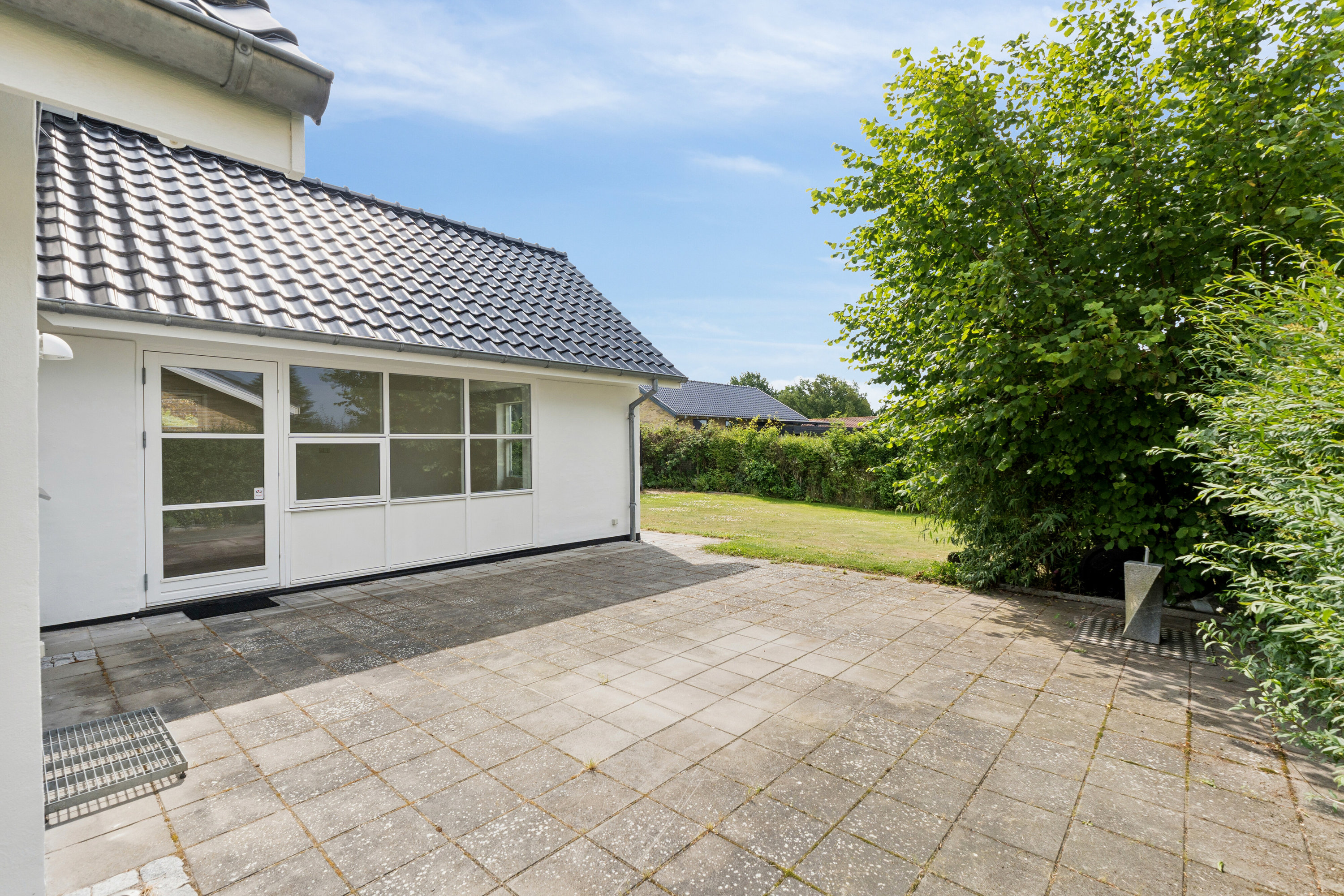 Fremhævet udendørs billede i fuldskærmstilstand. Billede af Emmavænget 16, Næsby, 5270 Odense N