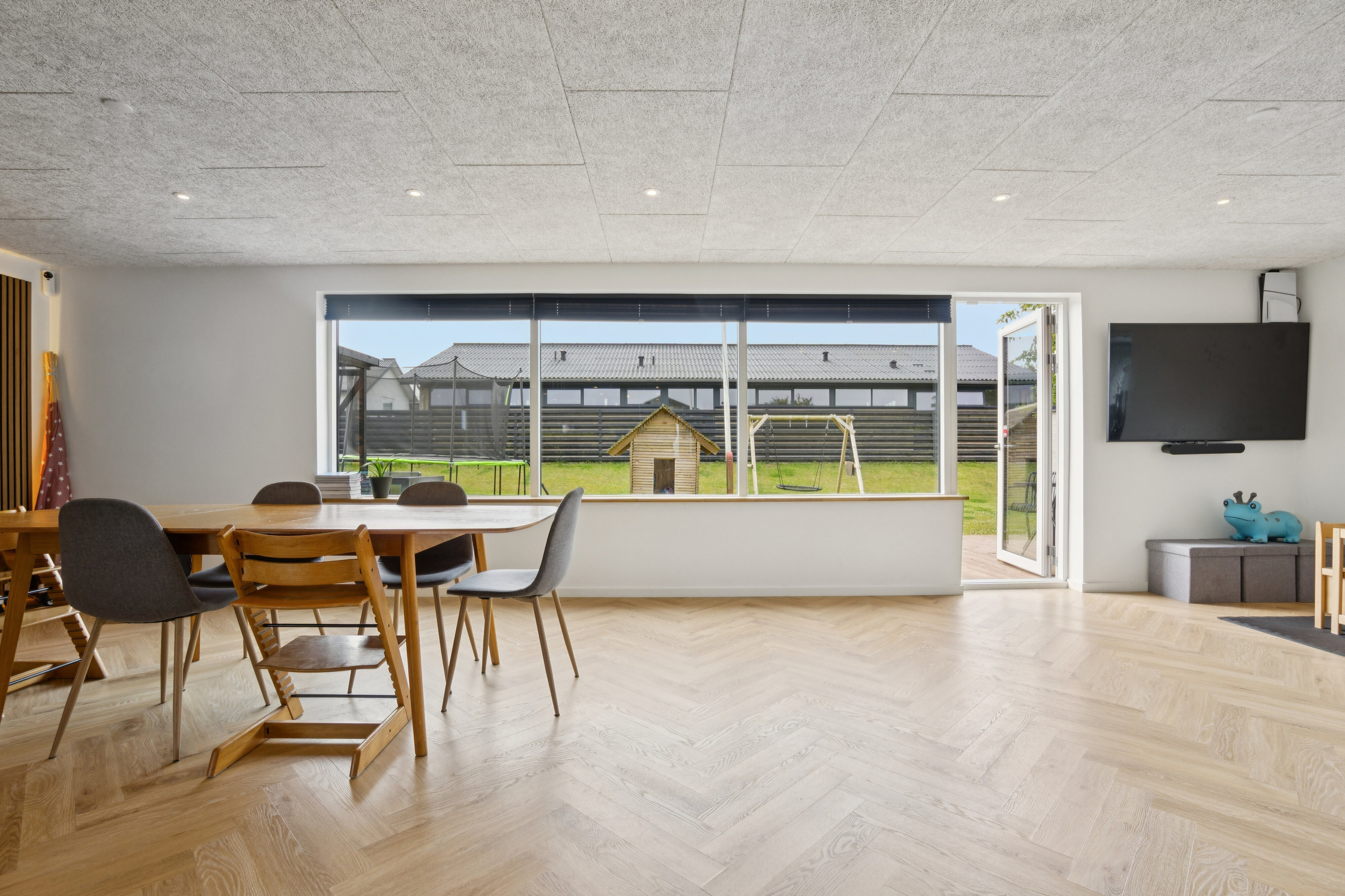 Fremhævet spisestue billede i fuldskærmstilstand. Billede af Gyvelvænget 140, 7730 Hanstholm