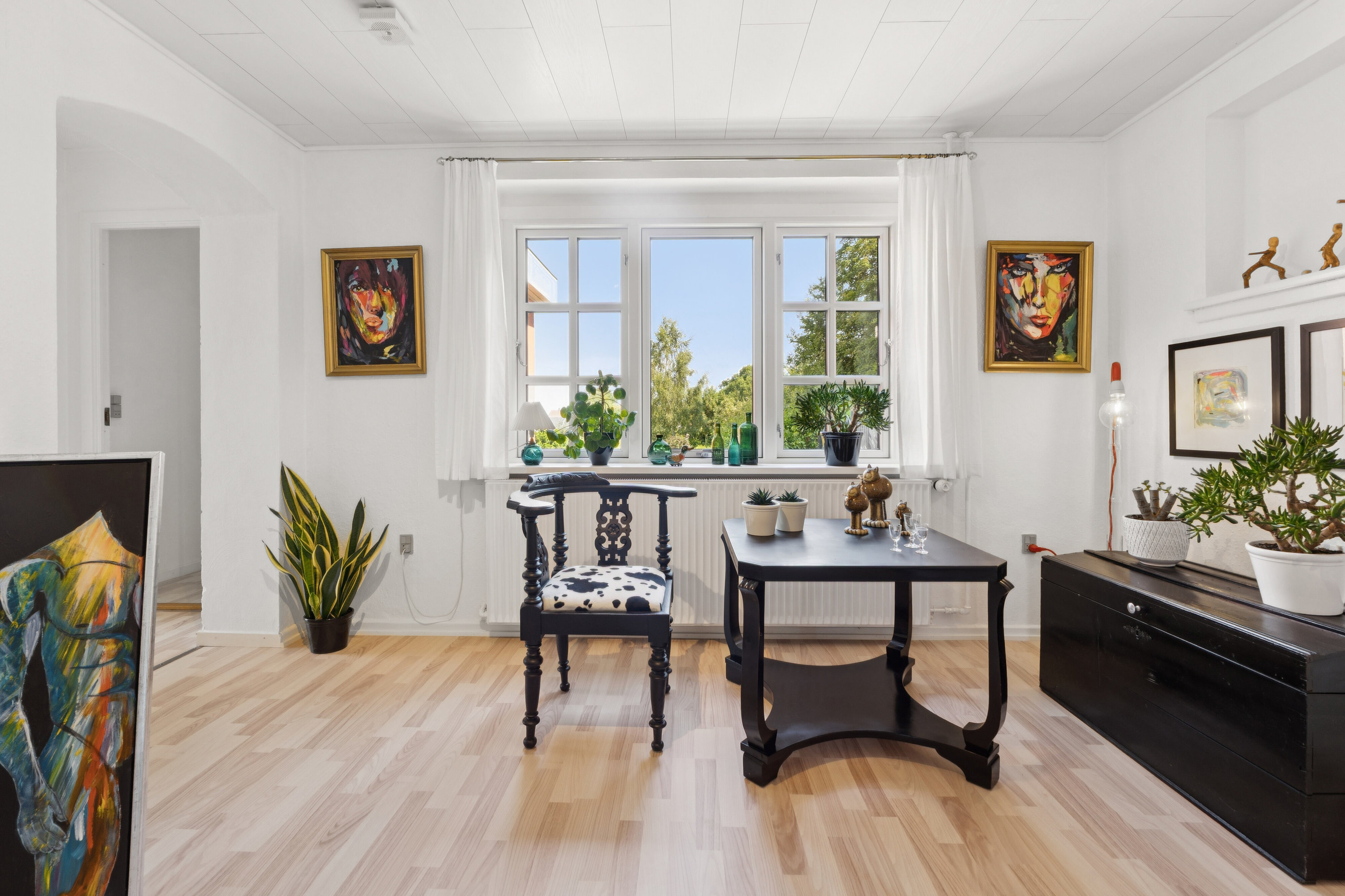 Fremhævet stue billede i fuldskærmstilstand. Billede af Humblevej 1, 5900 Rudkøbing