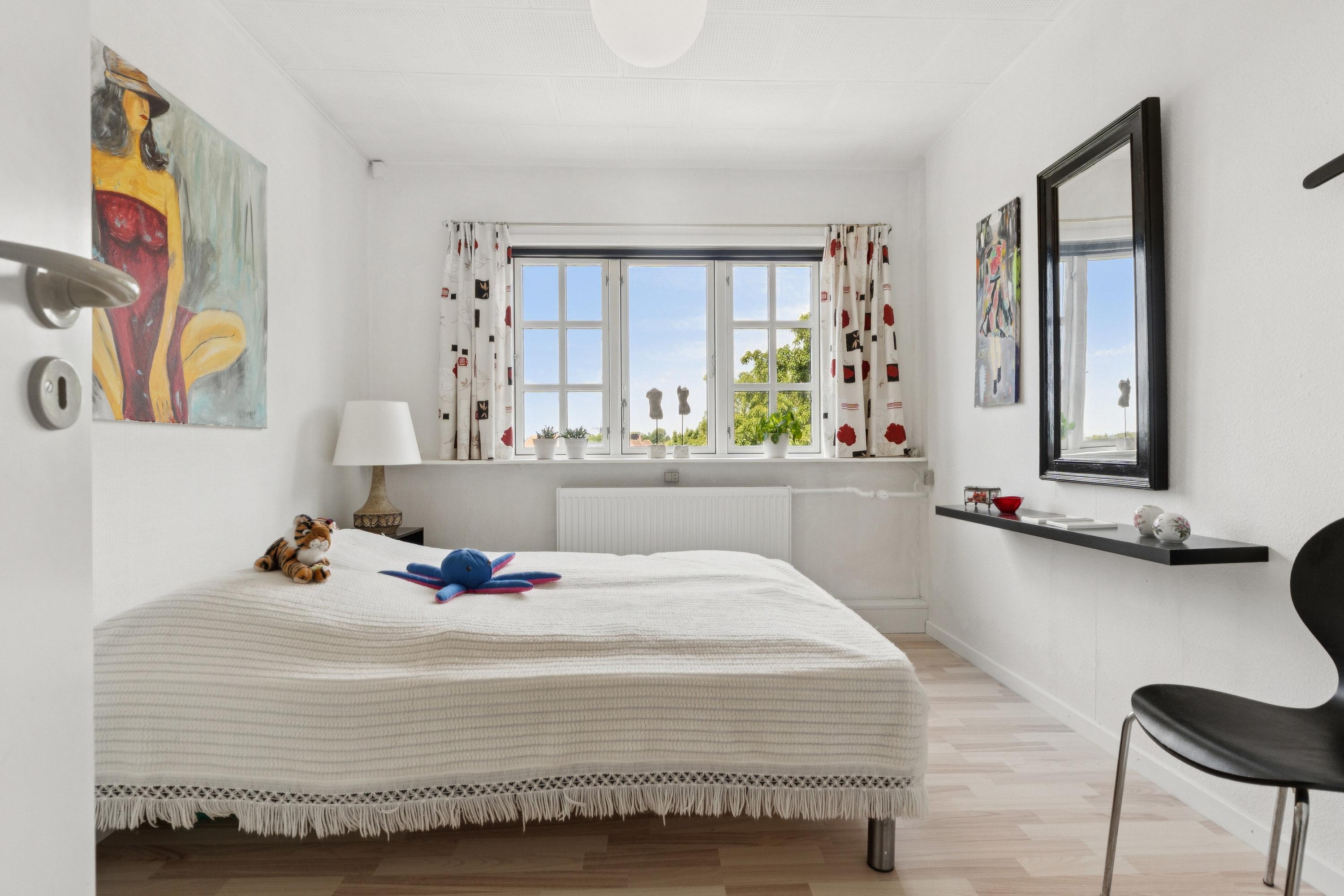 Fremhævet soveværelse billede i fuldskærmstilstand. Billede af Humblevej 1, 5900 Rudkøbing