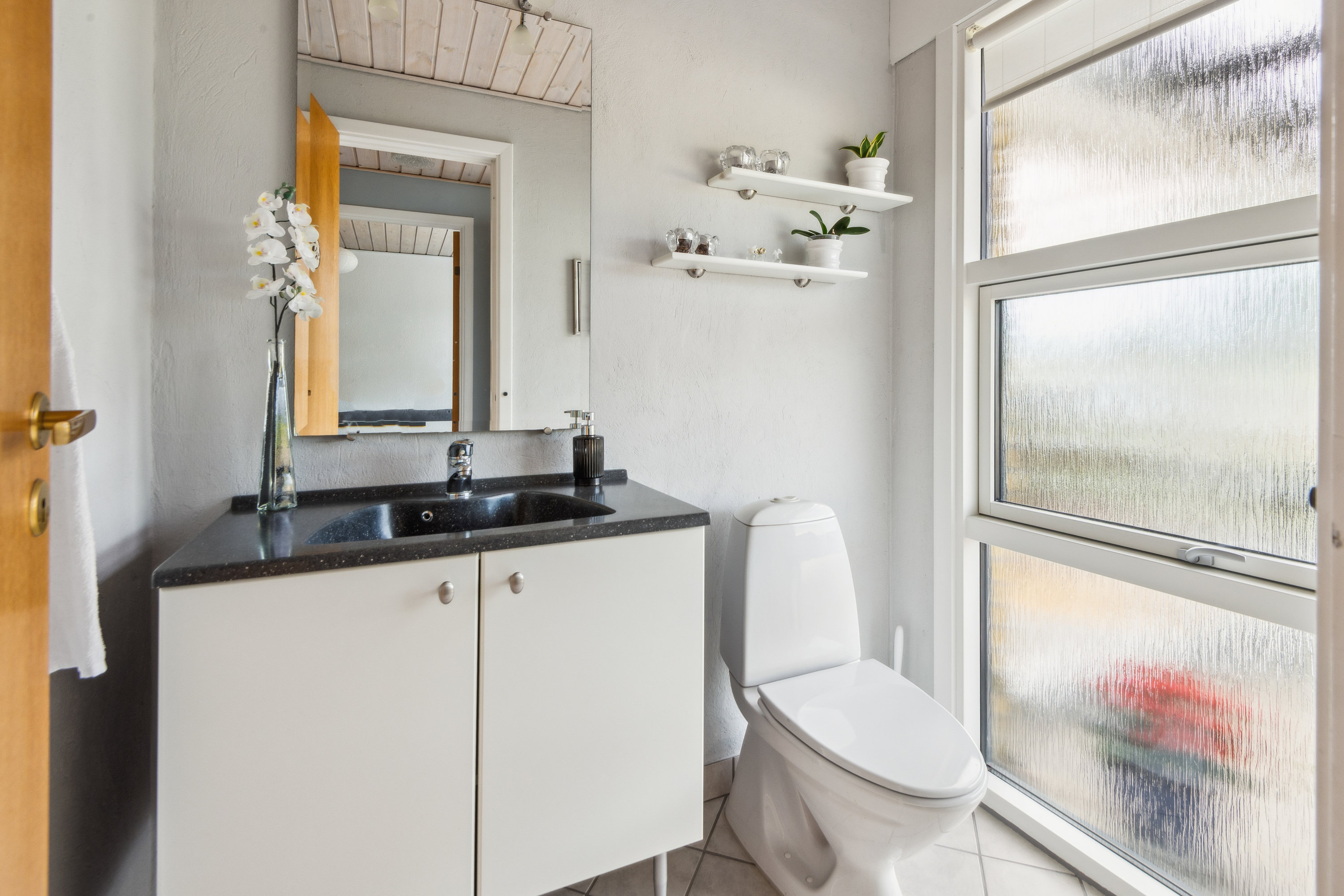 Fremhævet badeværelse billede i fuldskærmstilstand. Billede af Rebildparken 25, 9220 Aalborg Øst