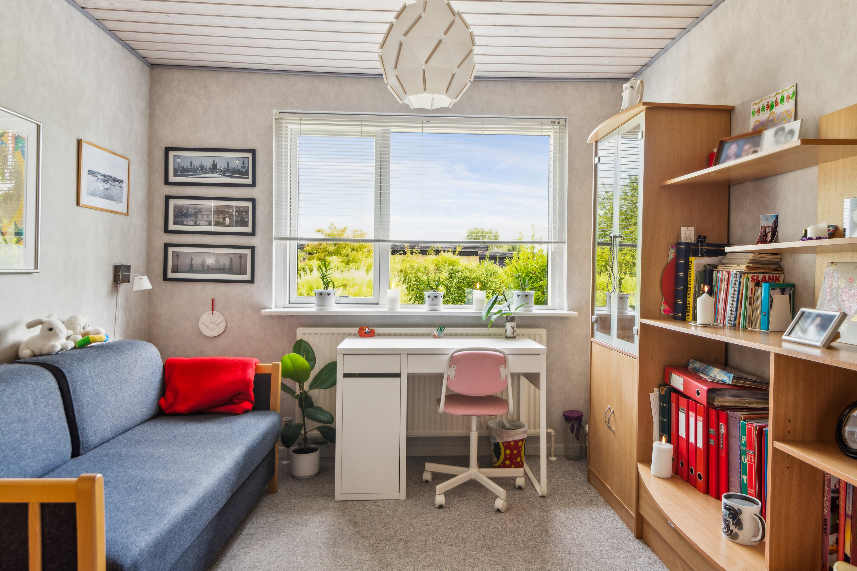 Fremhævet stue billede i fuldskærmstilstand. Billede af Rebildparken 25, 9220 Aalborg Øst