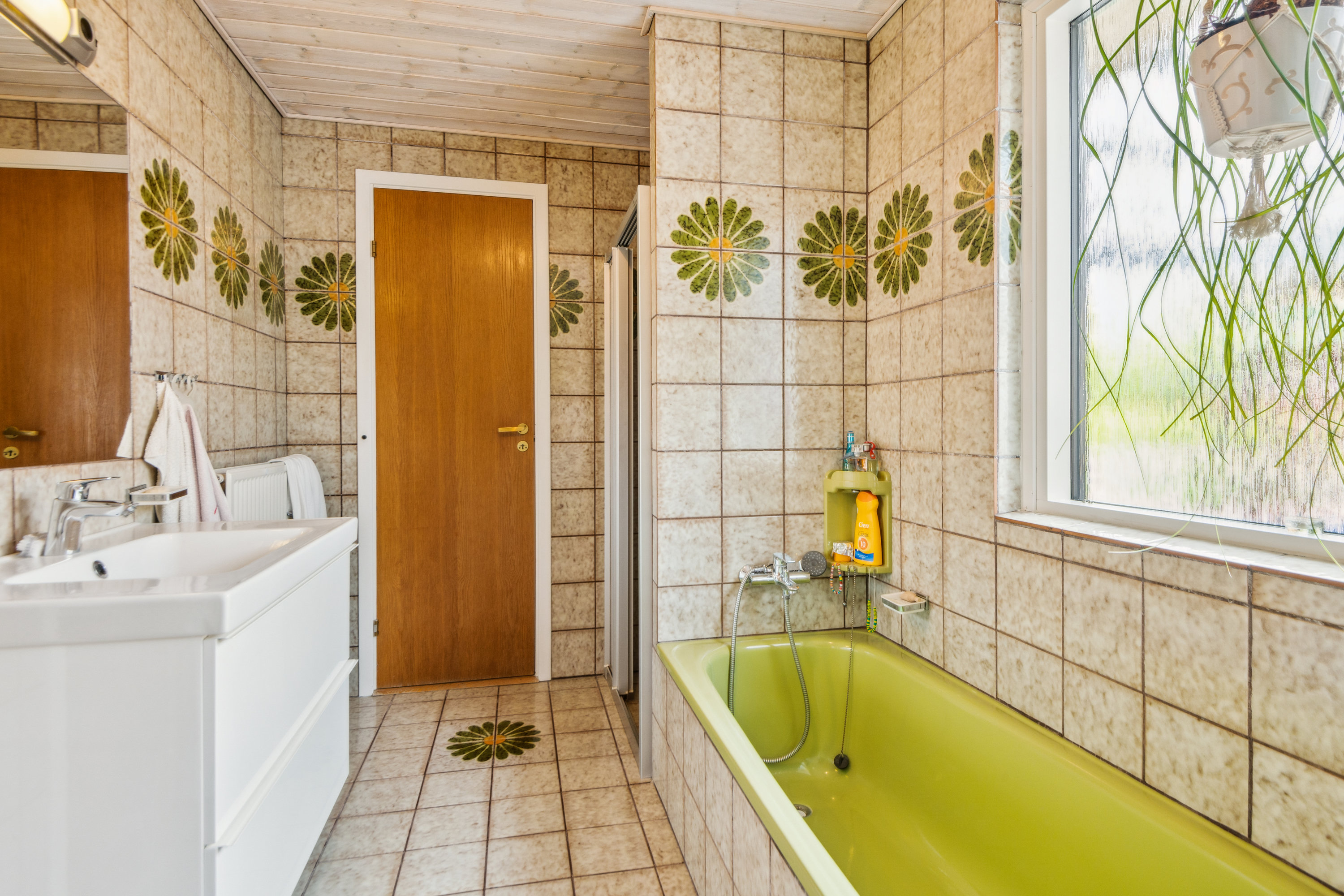 Fremhævet badeværelse billede i fuldskærmstilstand. Billede af Rebildparken 25, 9220 Aalborg Øst