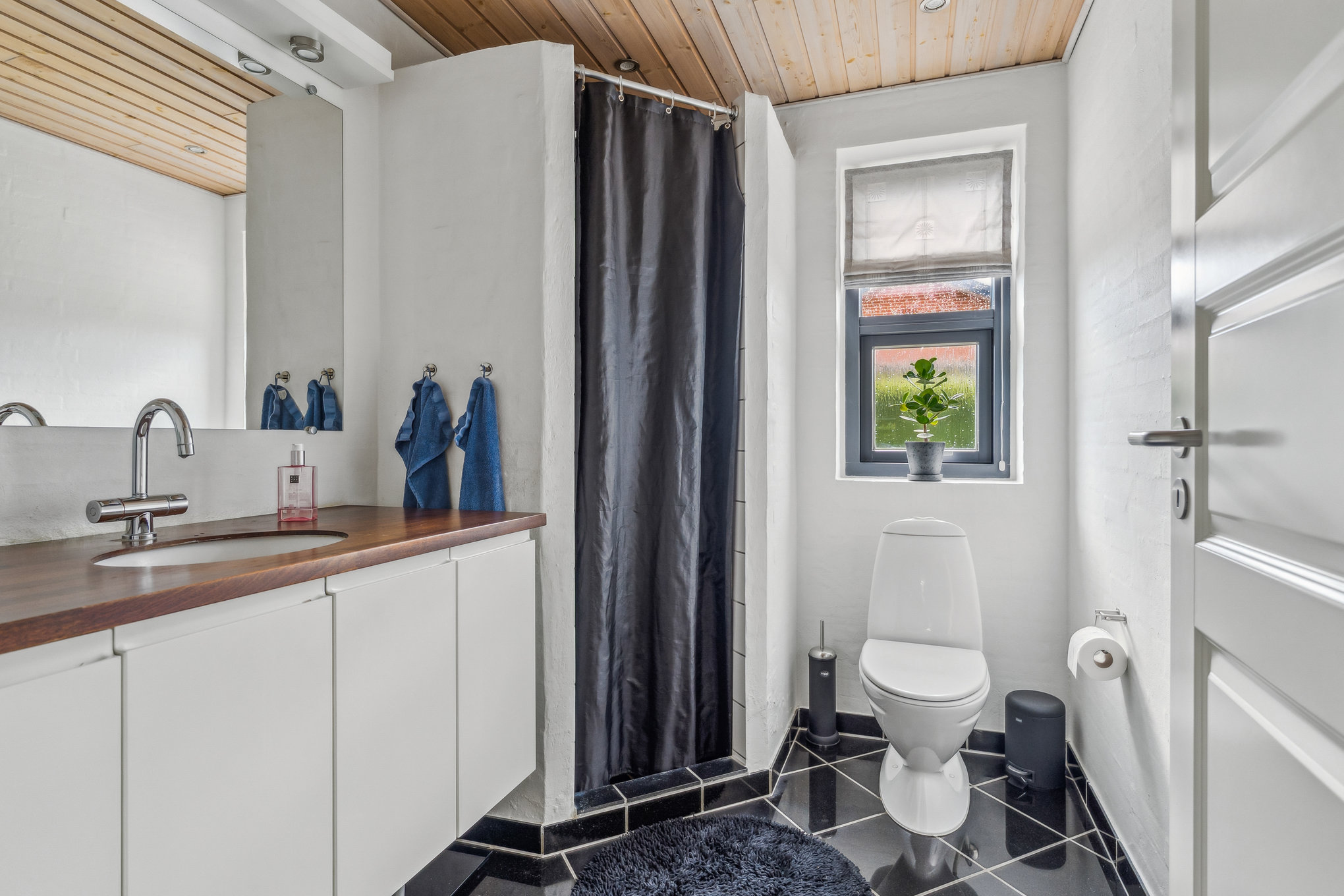 Fremhævet badeværelse billede i fuldskærmstilstand. Billede af Dionevej 6, Paderup, 8960 Randers SØ