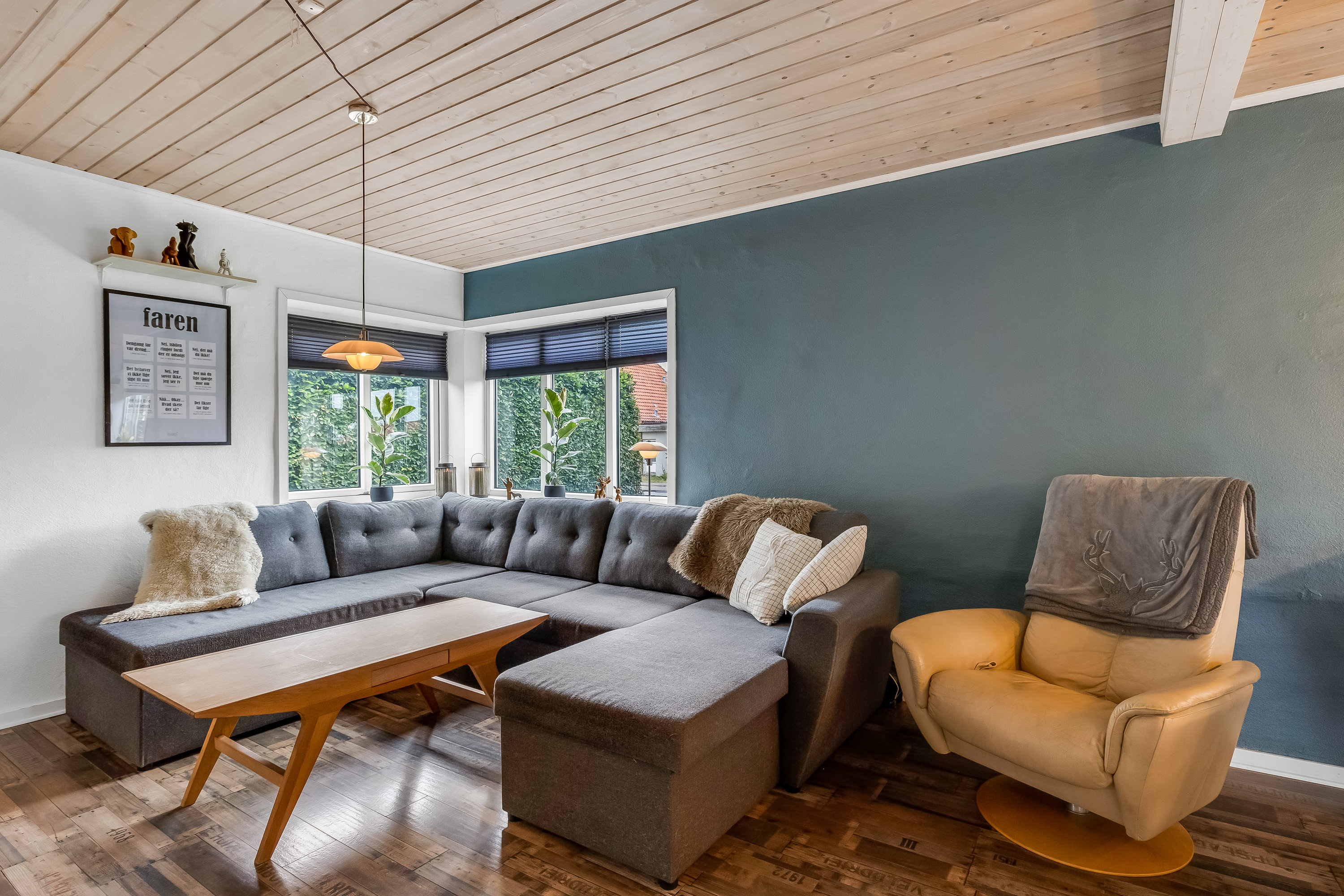 Fremhævet stue billede i fuldskærmstilstand. Billede af Vardevej 102, Lyne, 6880 Tarm