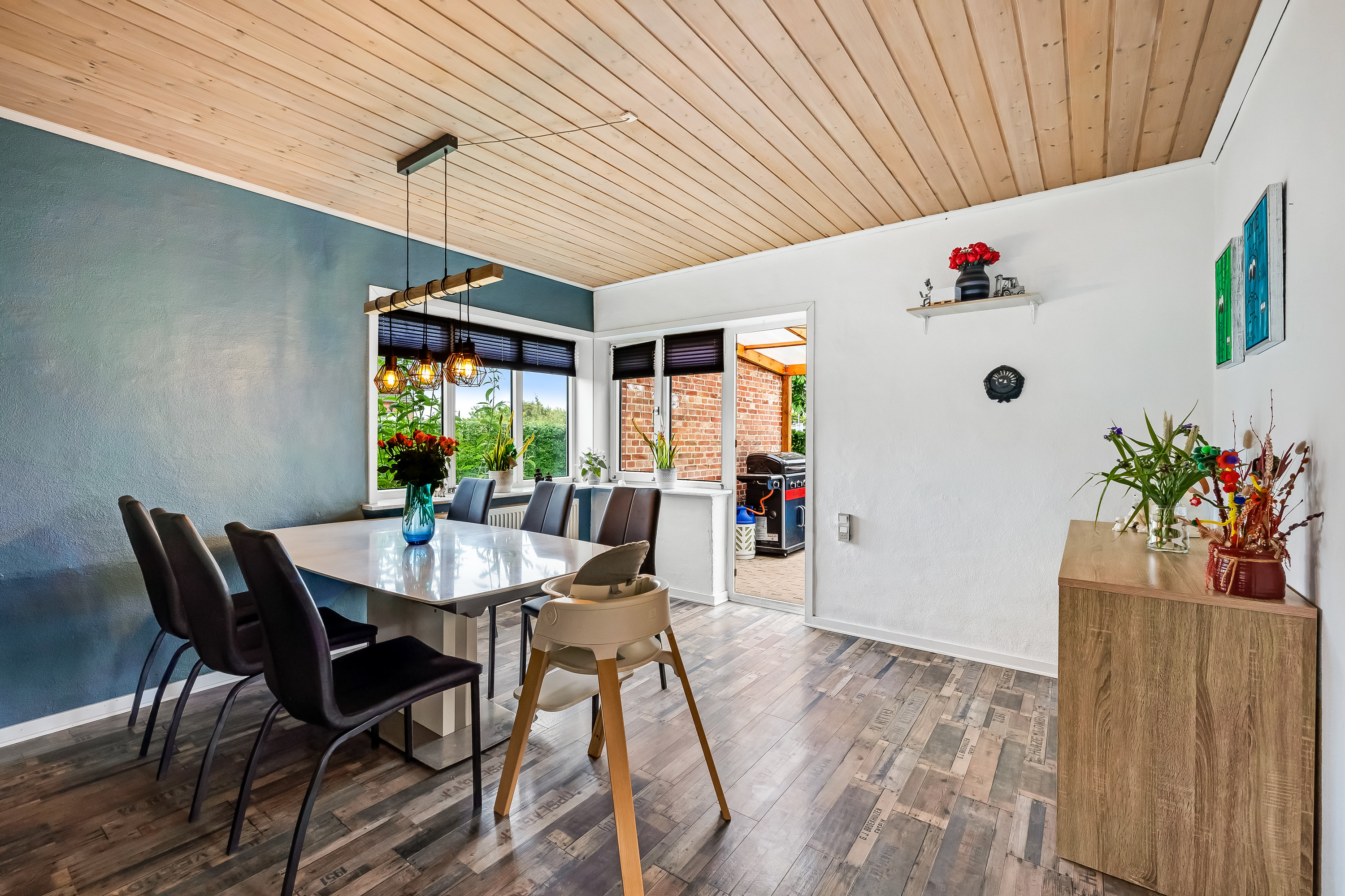 Fremhævet stue billede i fuldskærmstilstand. Billede af Vardevej 102, Lyne, 6880 Tarm