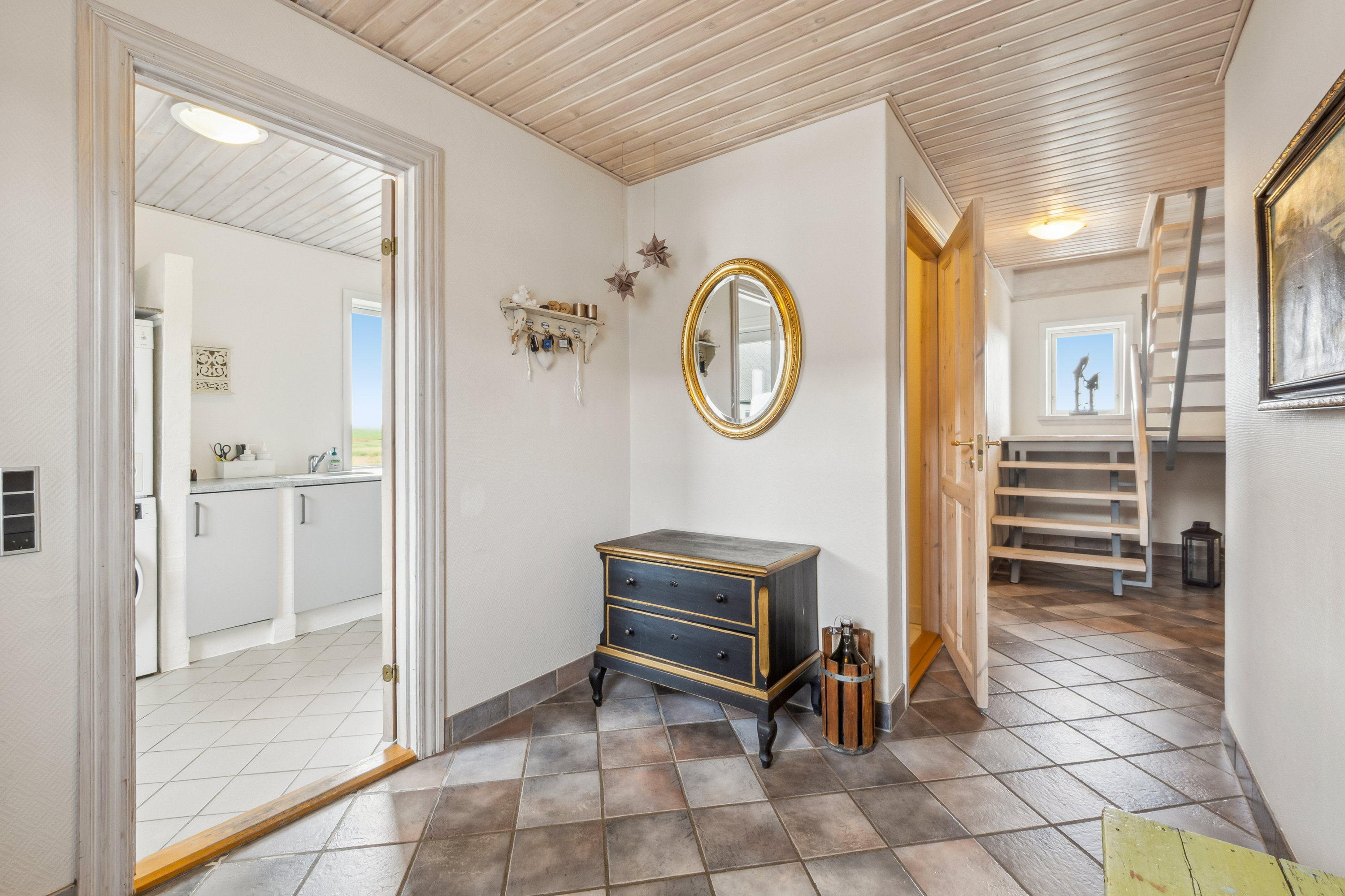 Fremhævet hall billede i fuldskærmstilstand. Billede af Ørndrupvej 111, Torp, 7960 Karby