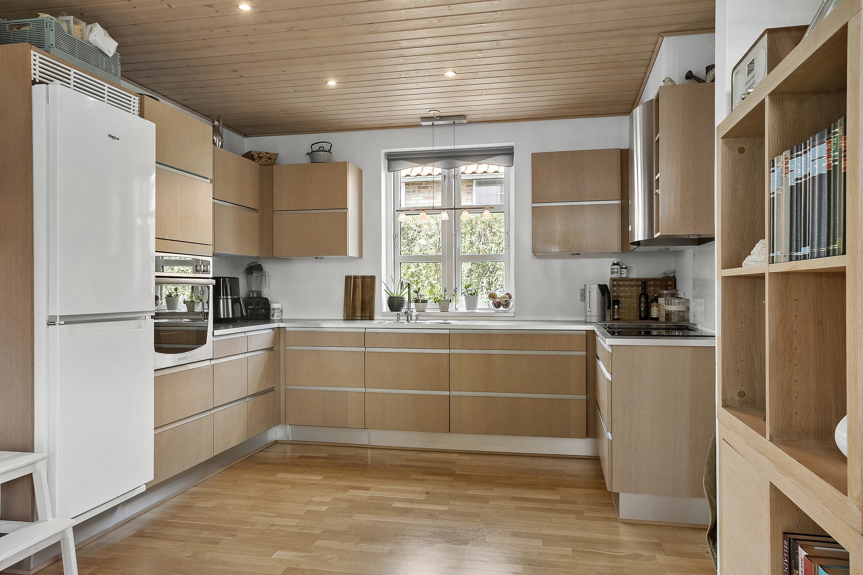 Fremhævet køkken billede i fuldskærmstilstand. Billede af P.A. Madvigs Vej 30, 6100 Haderslev