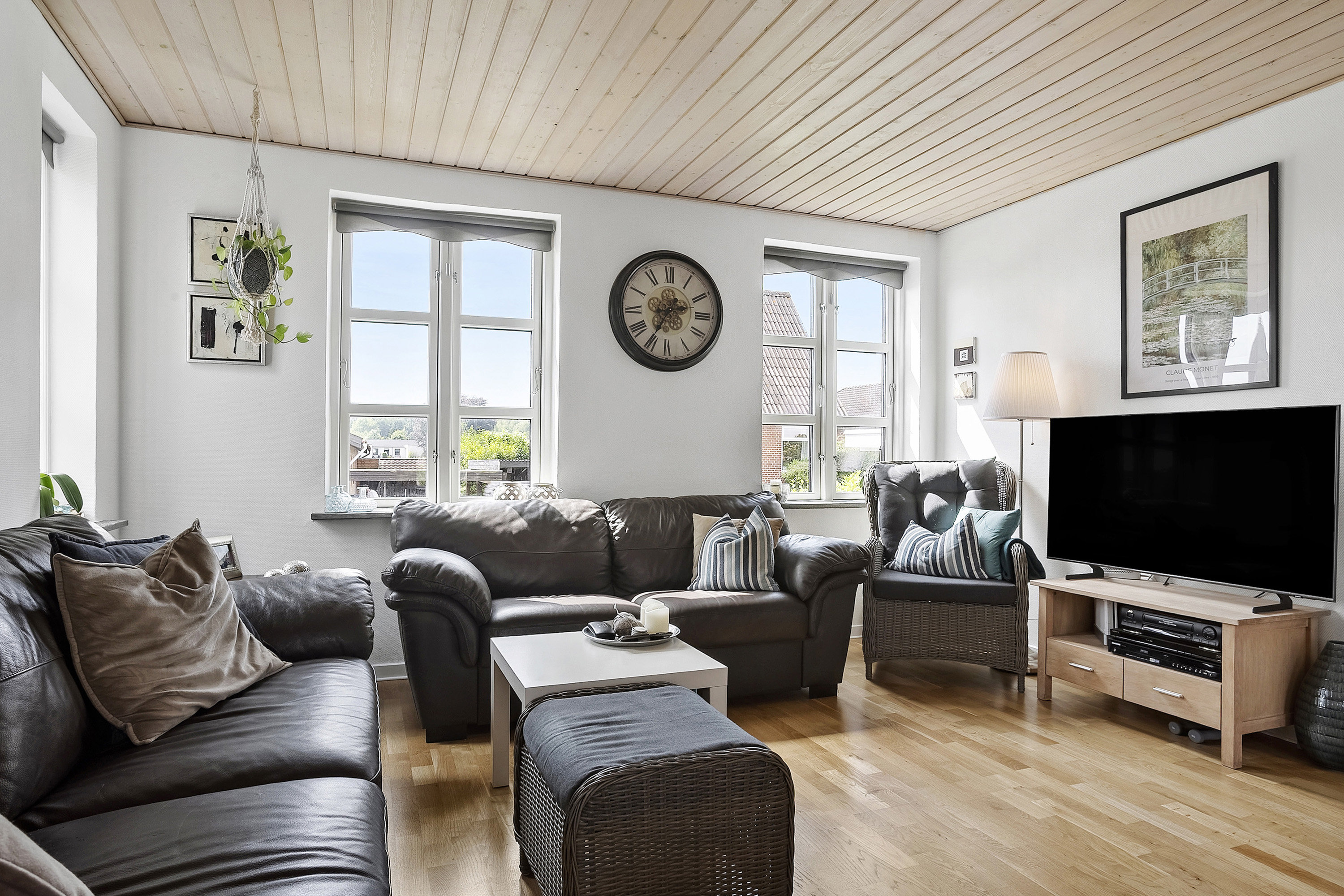 Fremhævet stue billede i fuldskærmstilstand. Billede af P.A. Madvigs Vej 30, 6100 Haderslev