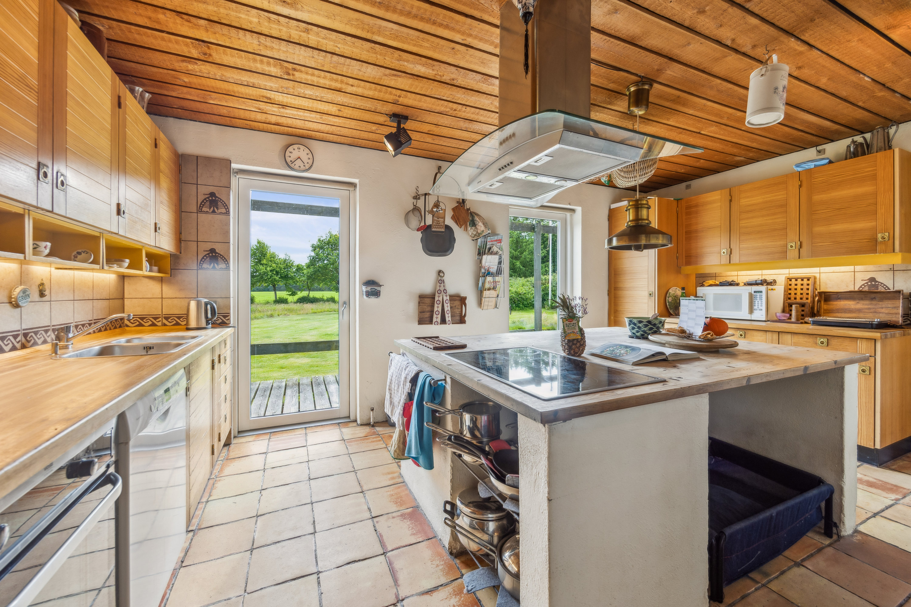 Fremhævet køkken billede i fuldskærmstilstand. Billede af Grindstedvej 43, Hammer Bakker, 9310 Vodskov