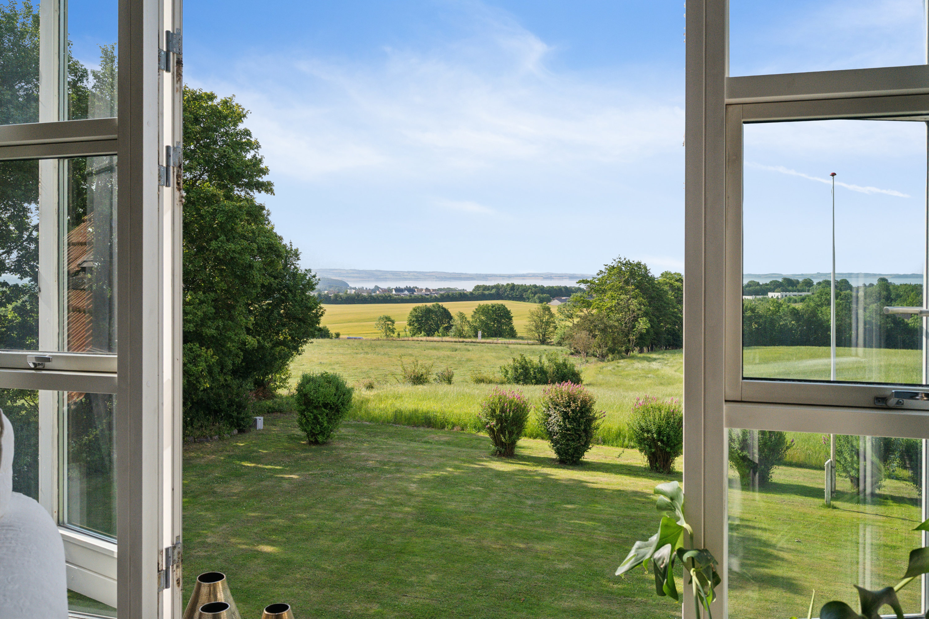 Fremhævet have billede i fuldskærmstilstand. Billede af Ebeltoftvej 126, Ommestrup, 8544 Mørke