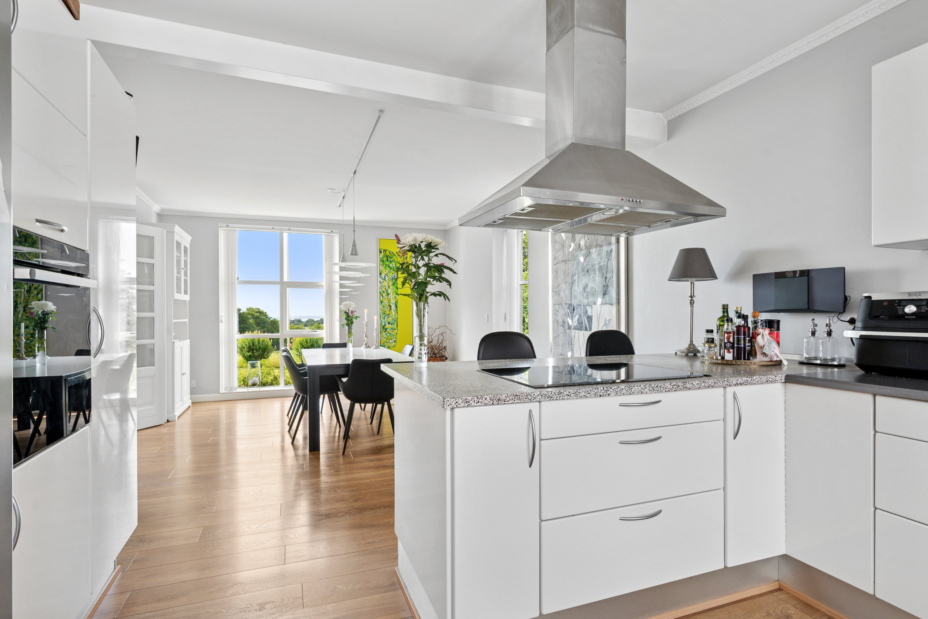 Fremhævet køkken billede i fuldskærmstilstand. Billede af Ebeltoftvej 126, Ommestrup, 8544 Mørke