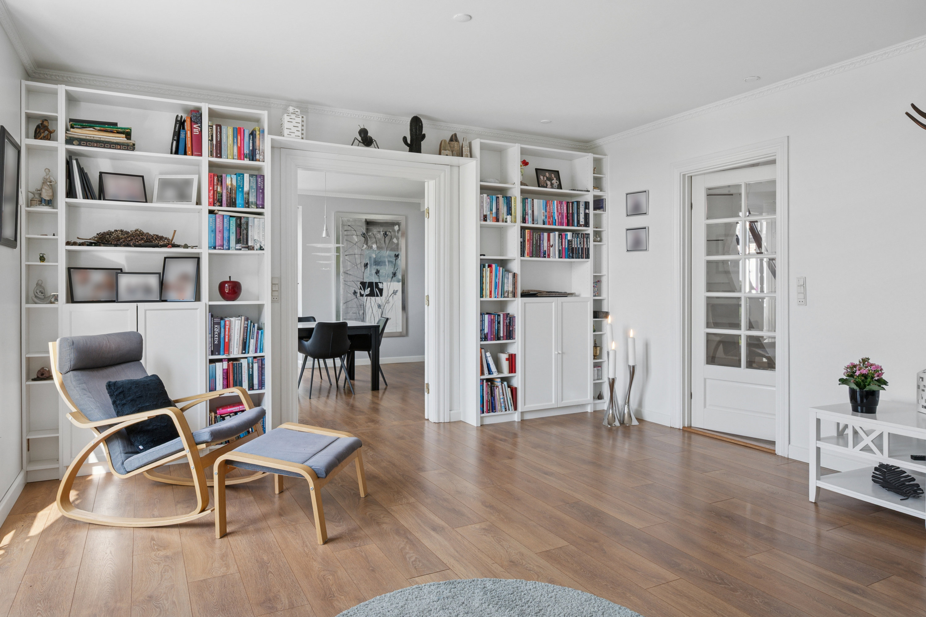 Fremhævet stue billede i fuldskærmstilstand. Billede af Ebeltoftvej 126, Ommestrup, 8544 Mørke