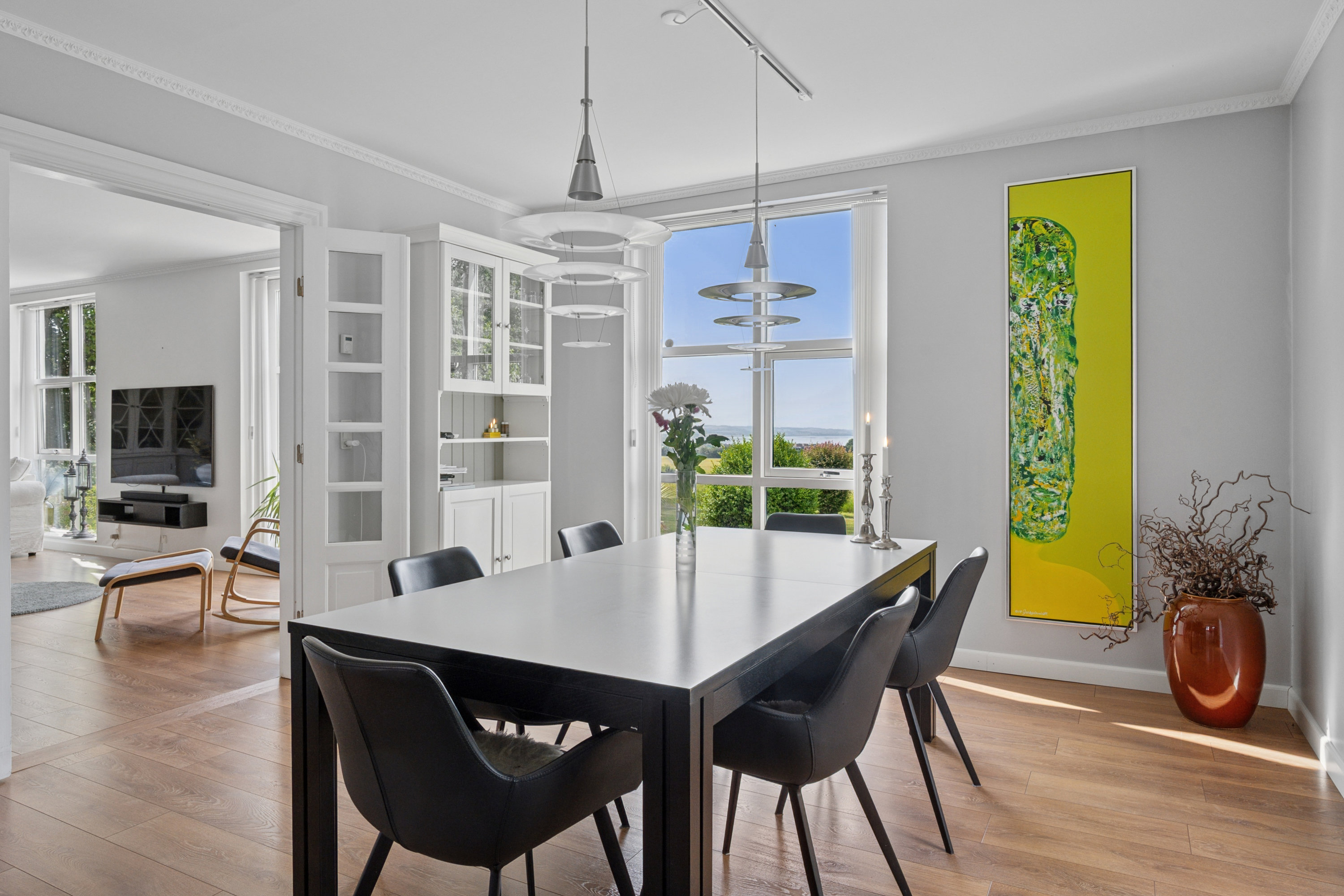 Fremhævet spisestue billede i fuldskærmstilstand. Billede af Ebeltoftvej 126, Ommestrup, 8544 Mørke