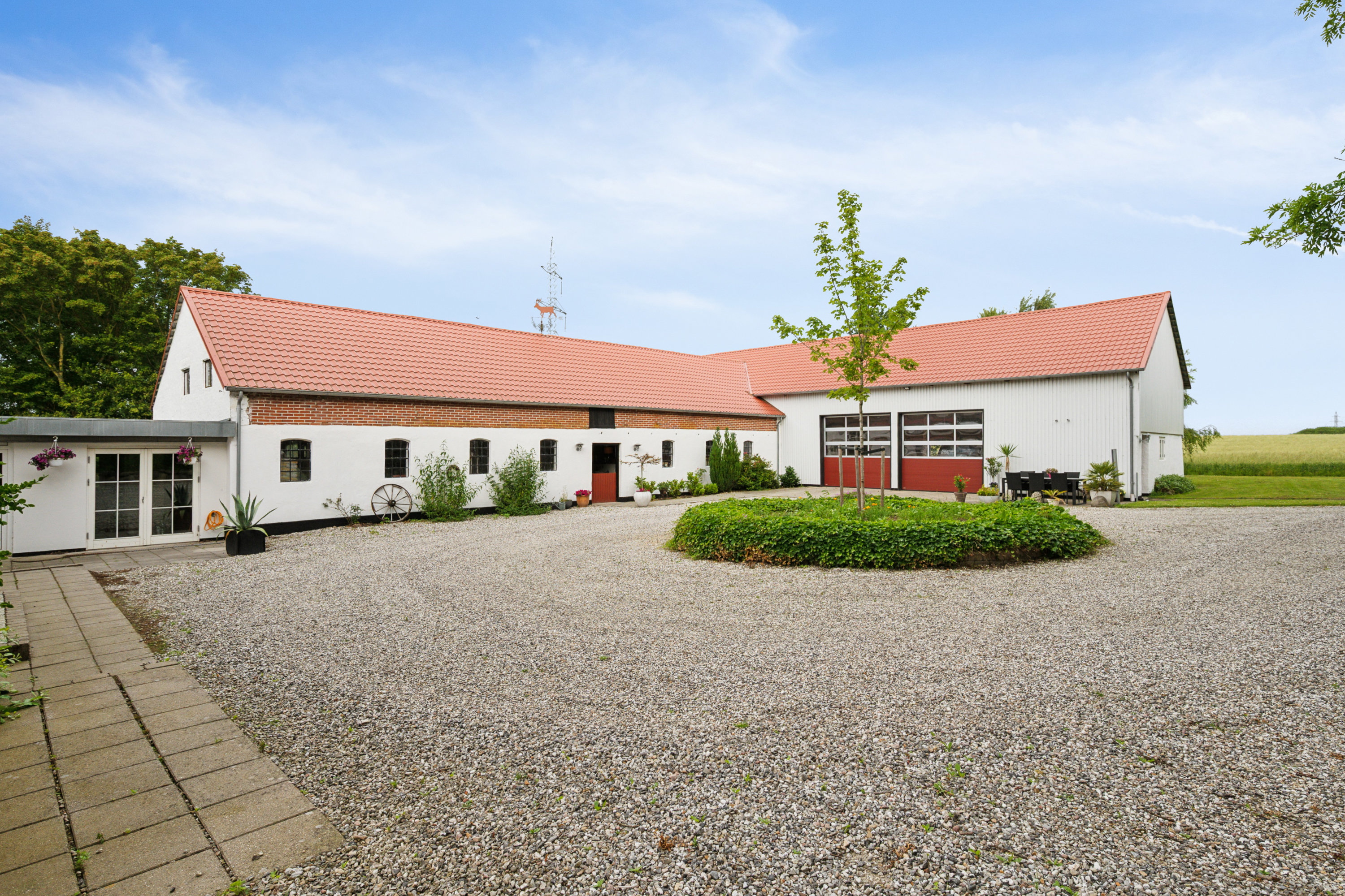 Fremhævet ejendom 1 billede i fuldskærmstilstand. Billede af Ebeltoftvej 126, Ommestrup, 8544 Mørke