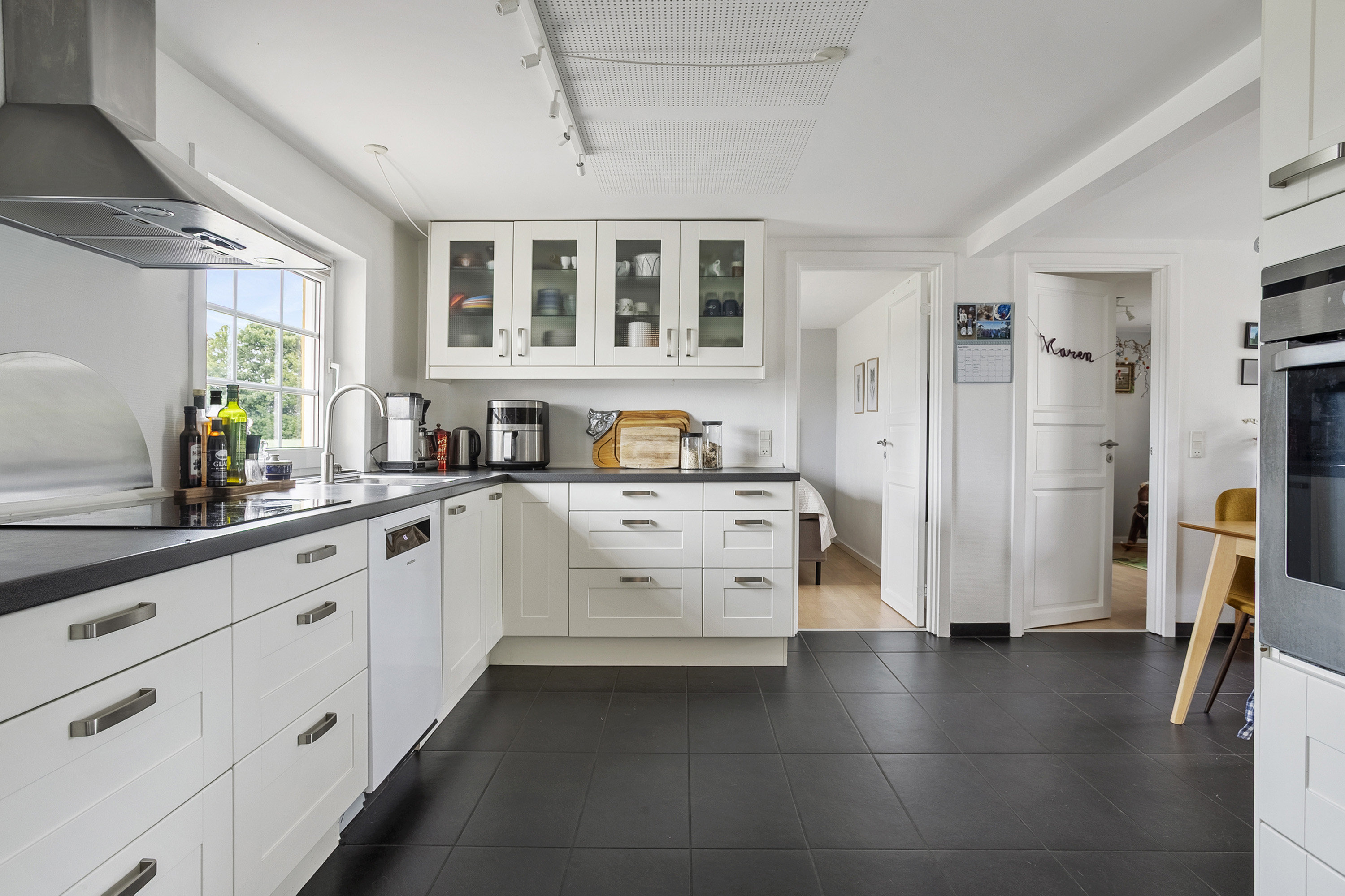 Miniaturebillede 1: køkken. Billede af Firringvej 1, Tuesbøl, 6650 Brørup