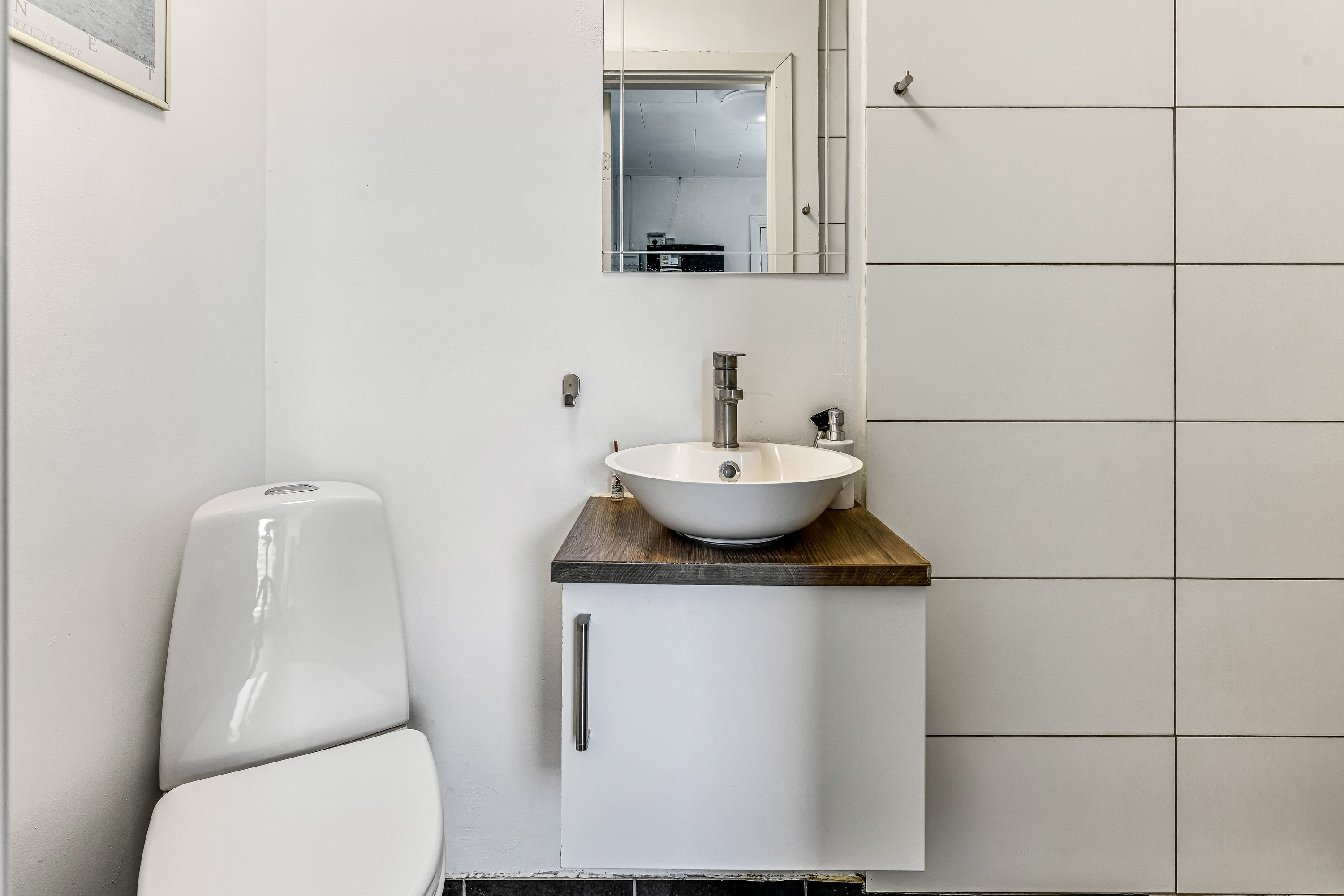 Fremhævet toilet billede i fuldskærmstilstand. Billede af Fyrrevænget 314, 7190 Billund