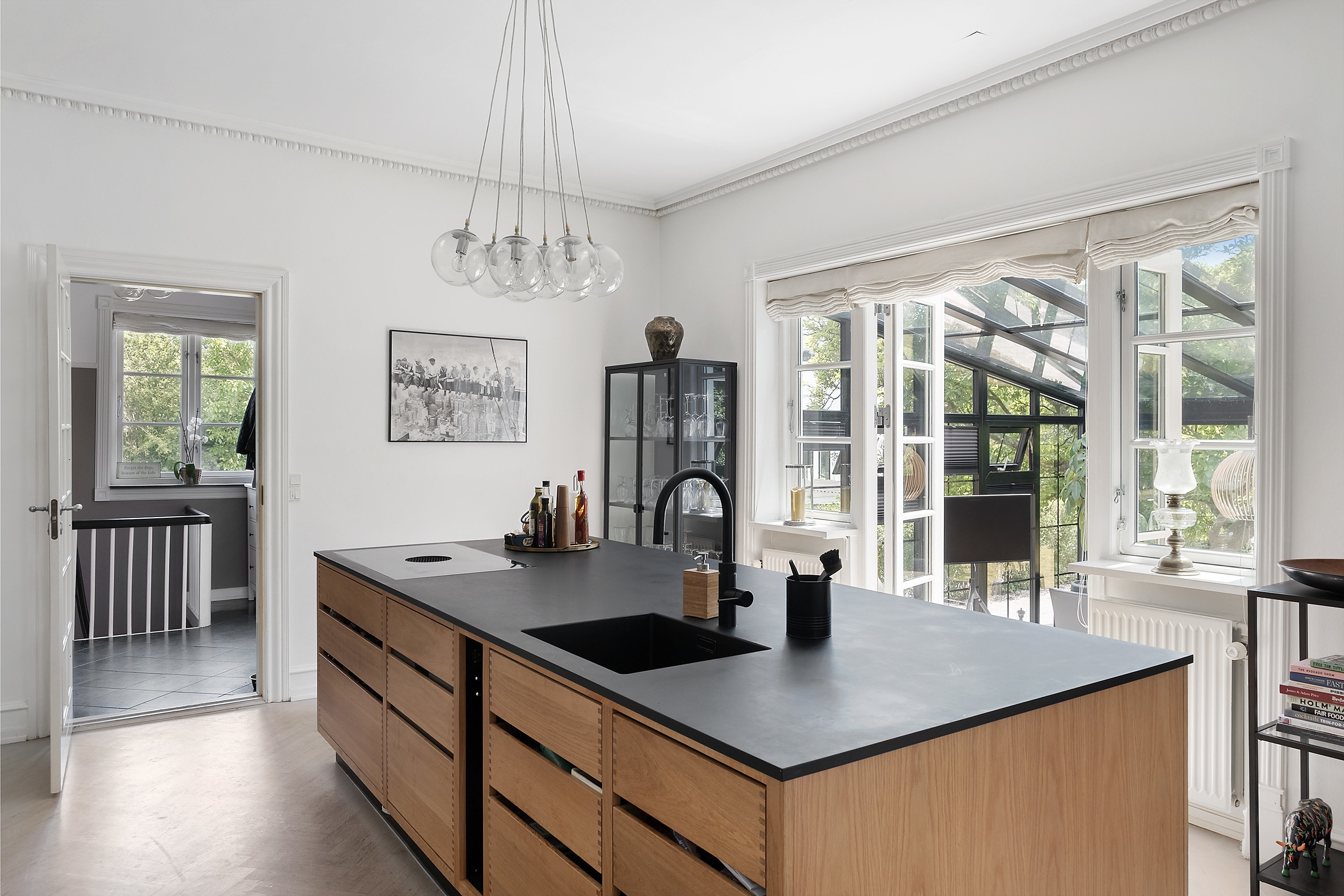 Fremhævet køkken billede i fuldskærmstilstand. Billede af Dyssegårdsvej 8, 2900 Hellerup