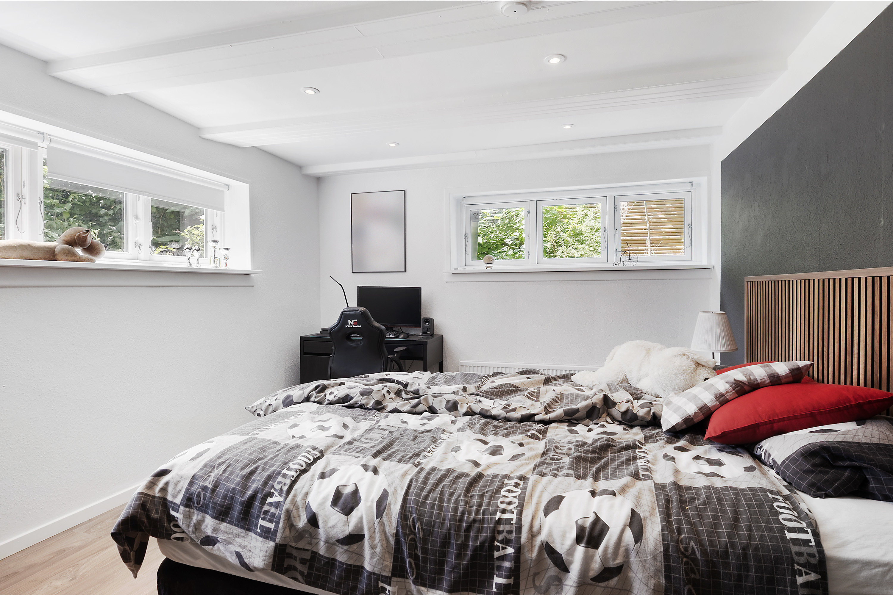 Fremhævet soveværelse billede i fuldskærmstilstand. Billede af Dyssegårdsvej 8, 2900 Hellerup