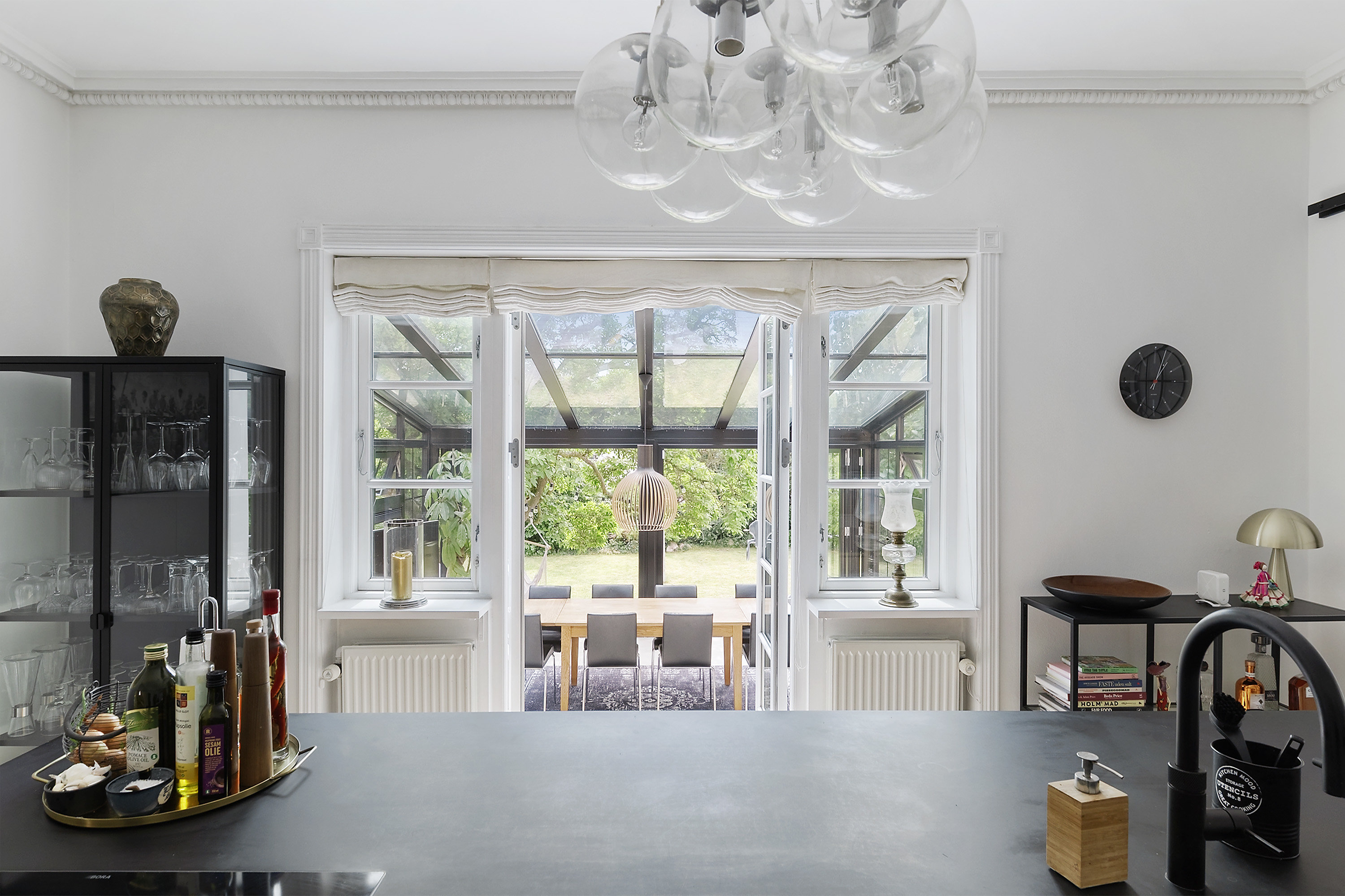 Fremhævet køkken billede i fuldskærmstilstand. Billede af Dyssegårdsvej 8, 2900 Hellerup