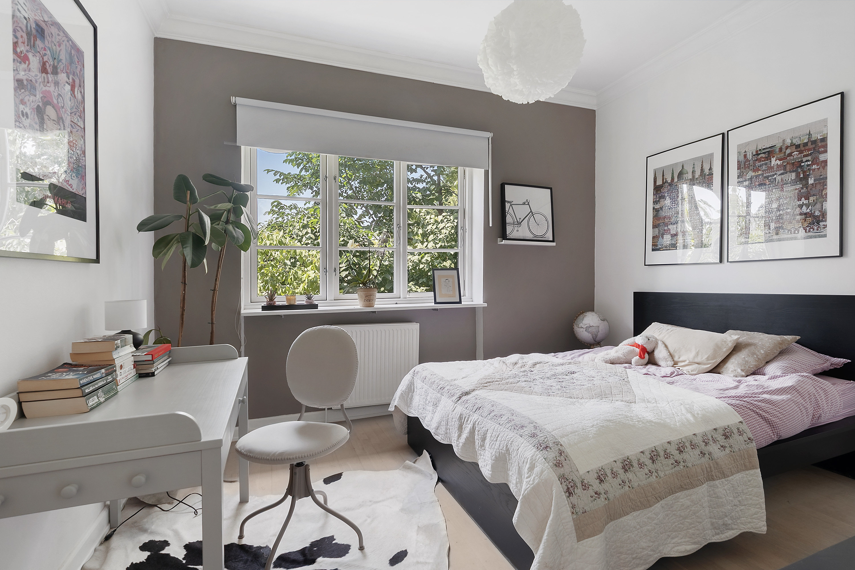 Fremhævet soveværelse billede i fuldskærmstilstand. Billede af Dyssegårdsvej 8, 2900 Hellerup