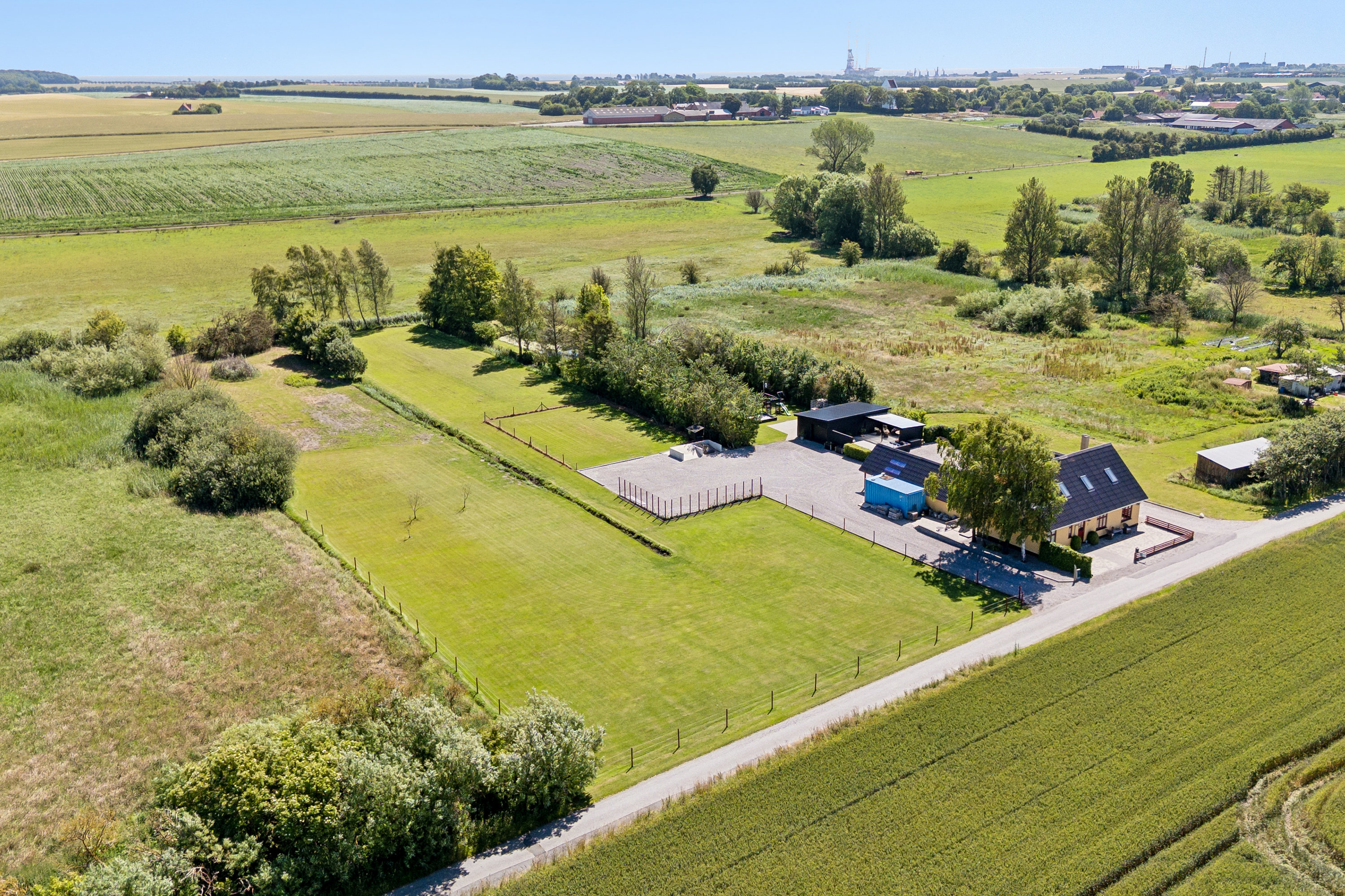 Miniaturebillede 1: luftfoto. Billede af Robstrupvej 5, Voldby, 8500 Grenaa