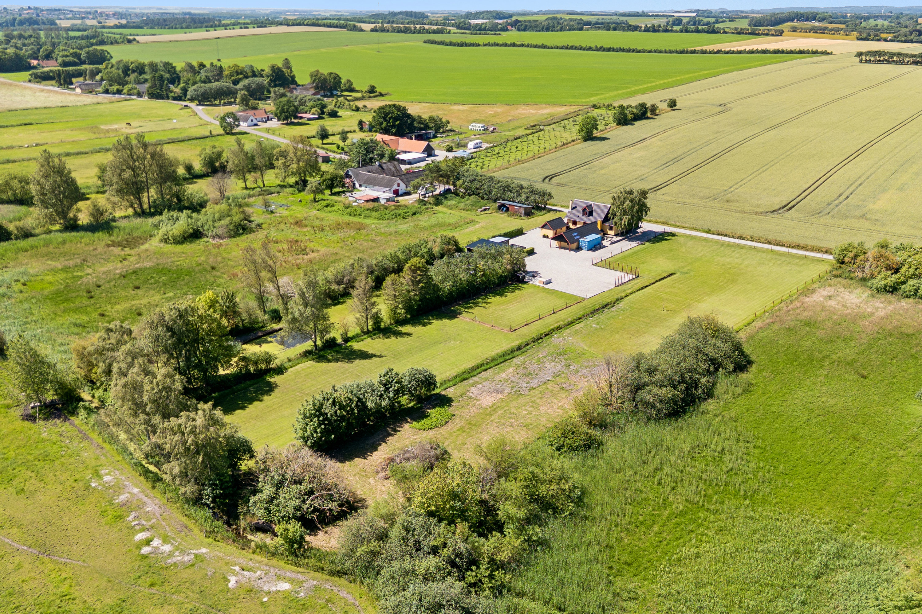 Fremhævet luftfoto billede i fuldskærmstilstand. Billede af Robstrupvej 5, Voldby, 8500 Grenaa