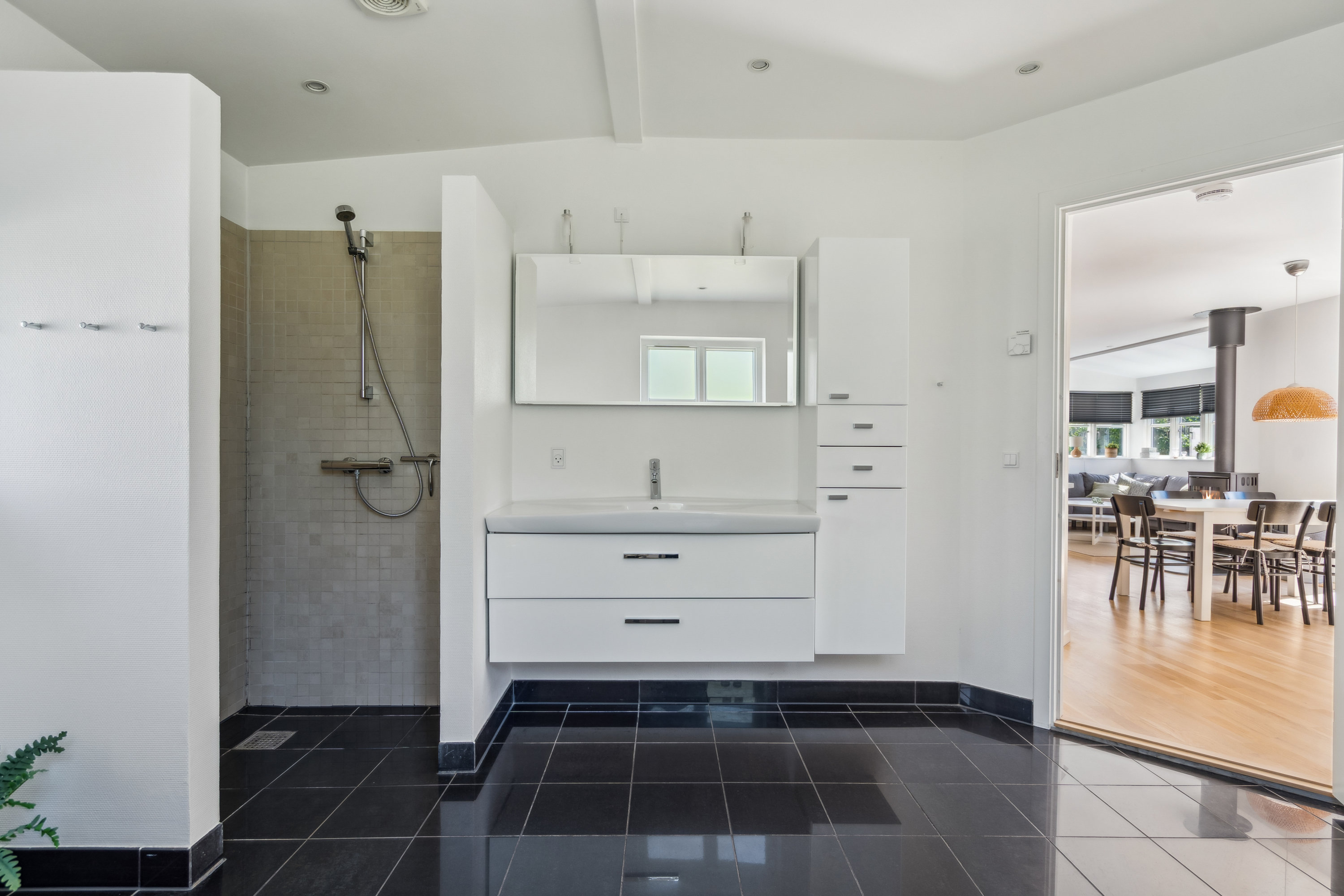 Fremhævet køkken billede i fuldskærmstilstand. Billede af Tannisbugtvej 96C, Tversted, 9881 Bindslev