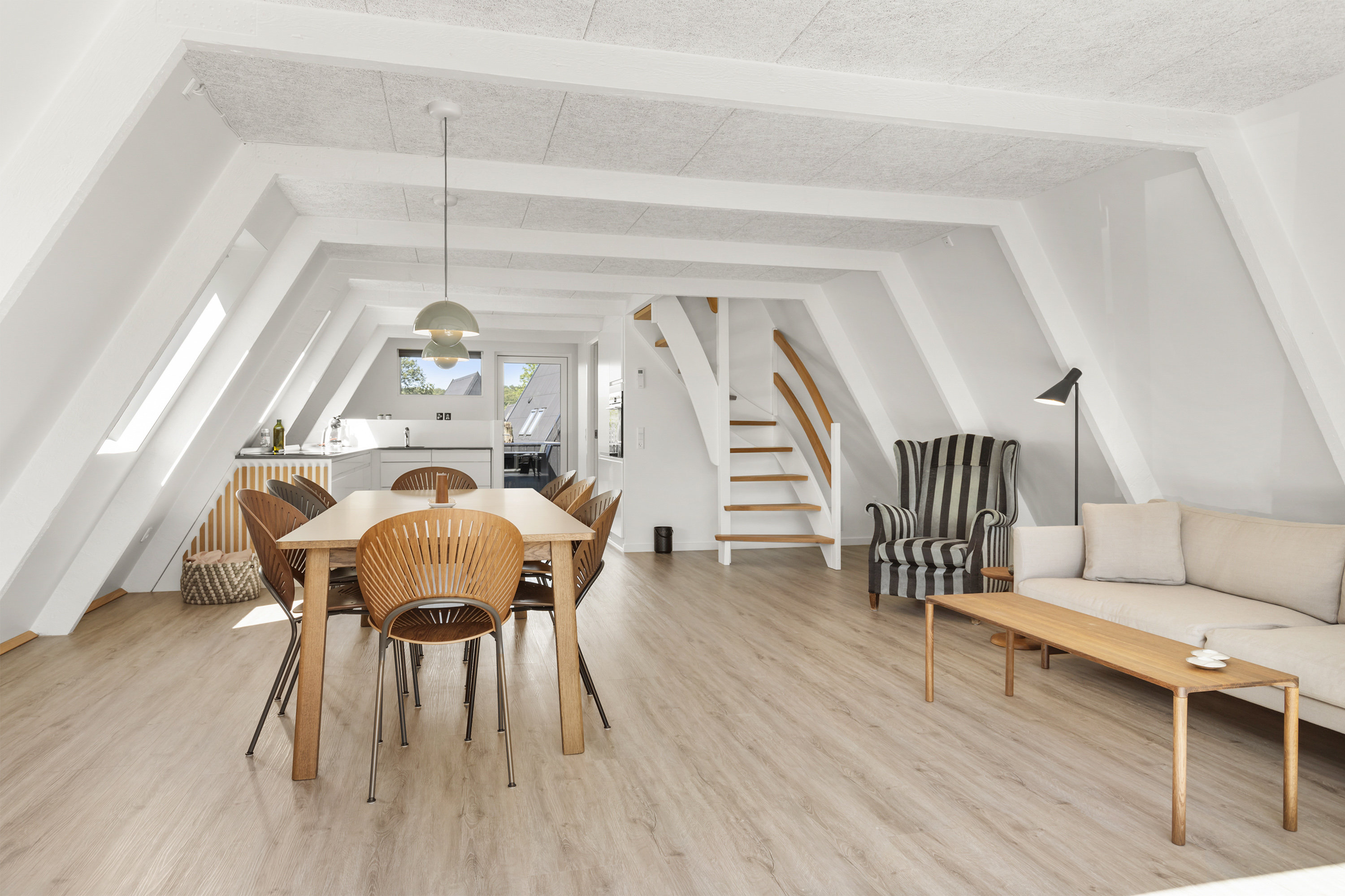 Fremhævet stue billede i fuldskærmstilstand. Billede af Golfsvinget 202, Gatten, 9640 Farsø