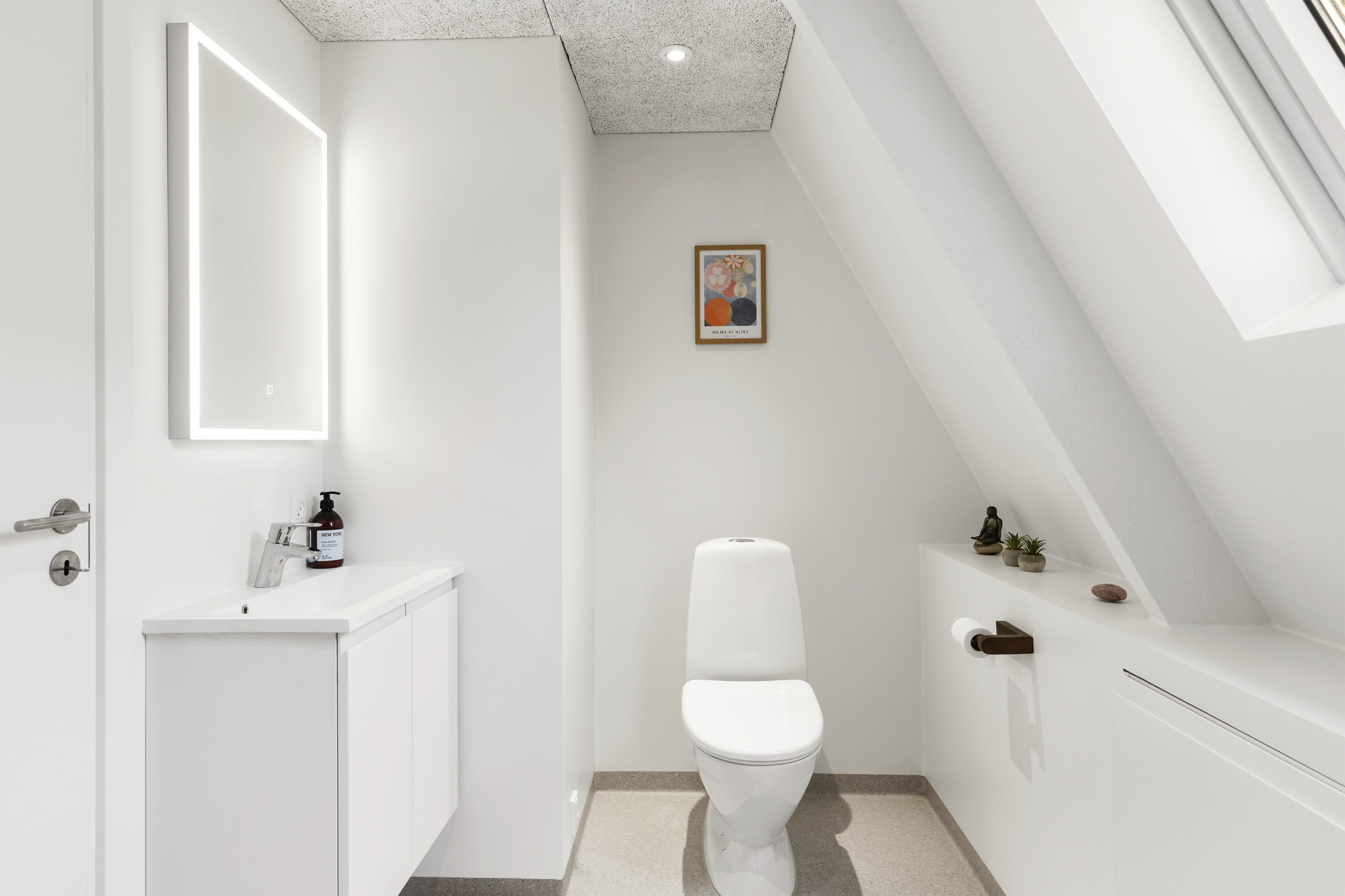 Fremhævet badeværelse billede i fuldskærmstilstand. Billede af Golfsvinget 202, Gatten, 9640 Farsø