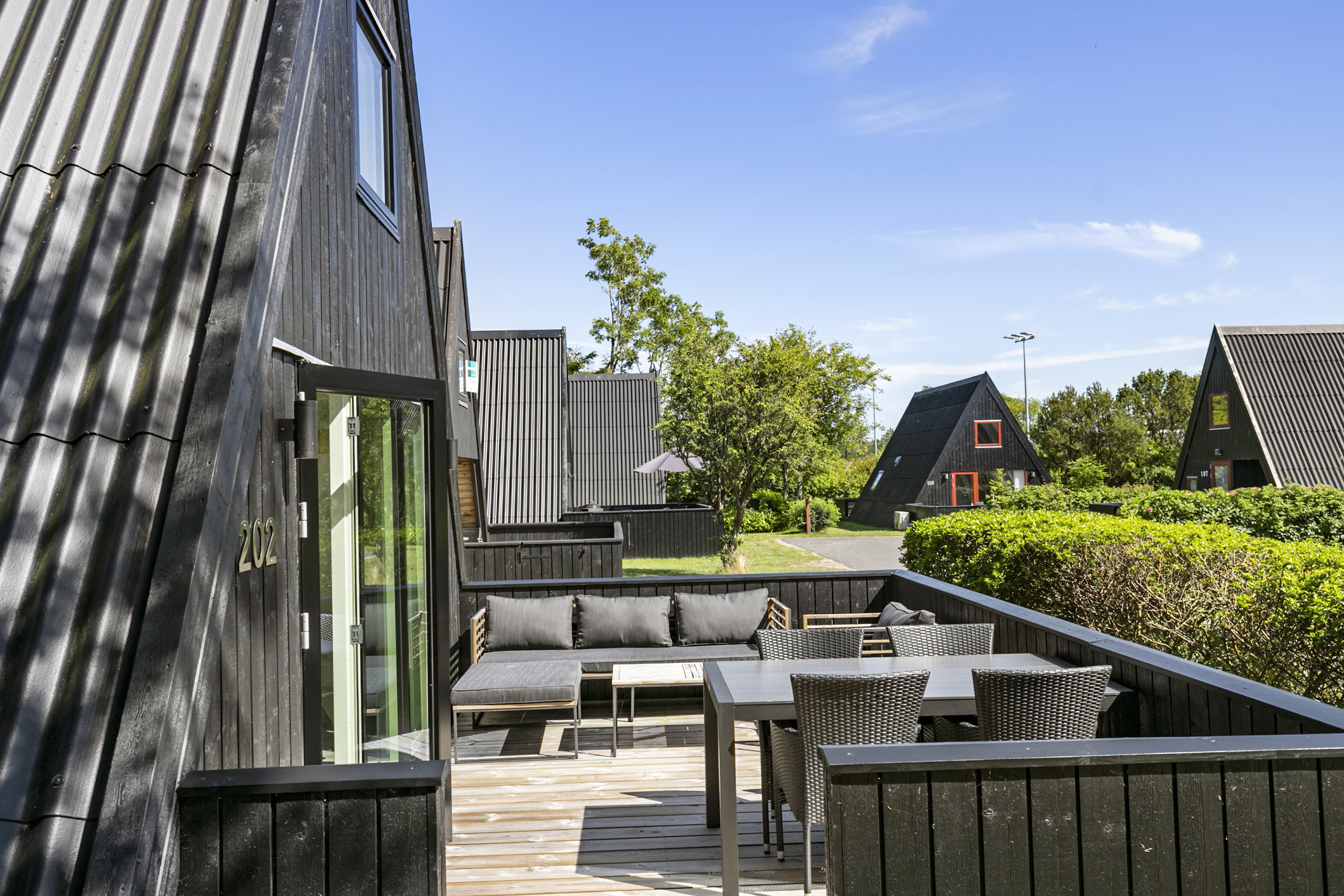 Fremhævet terrasse billede i fuldskærmstilstand. Billede af Golfsvinget 202, Gatten, 9640 Farsø