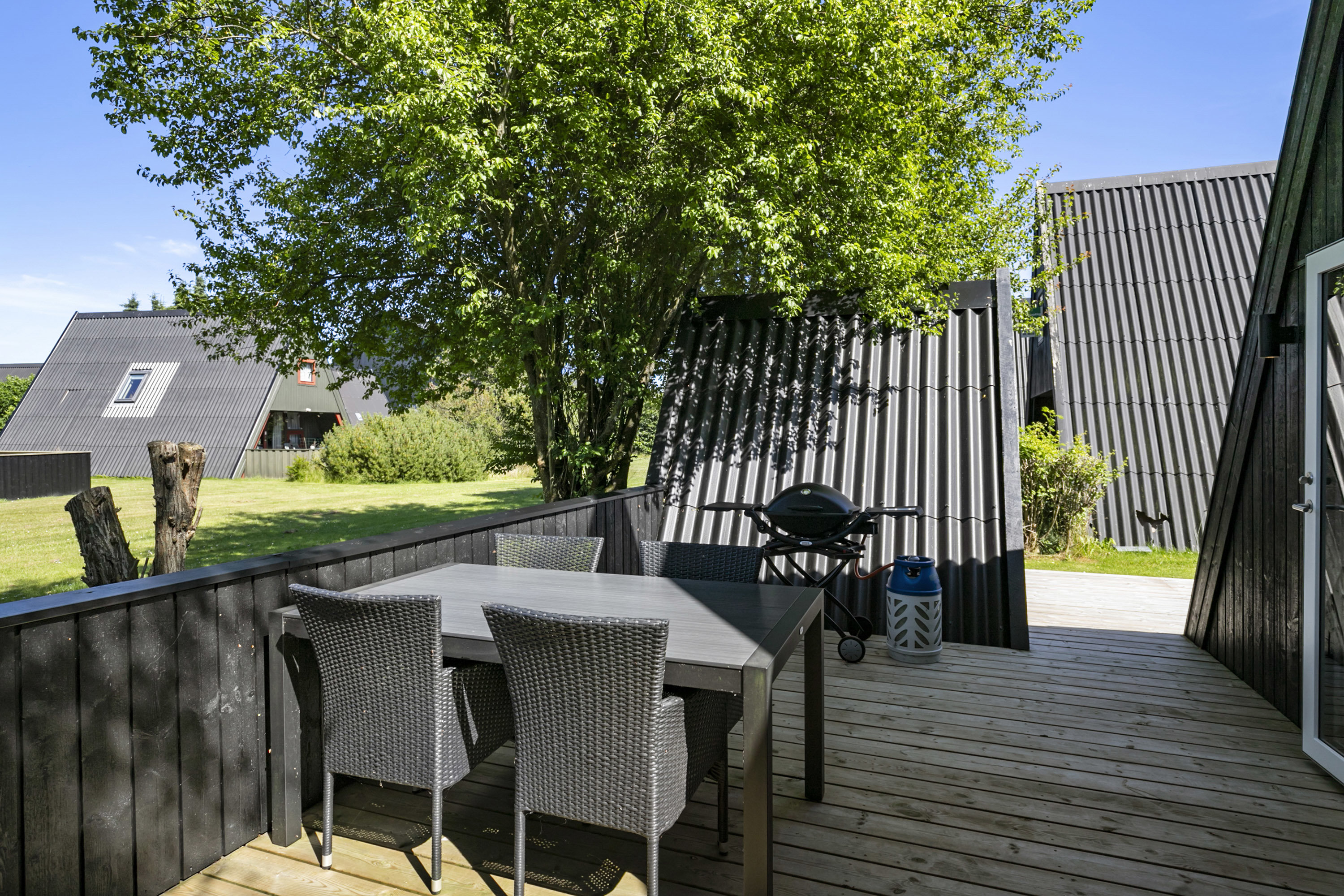 Fremhævet terrasse billede i fuldskærmstilstand. Billede af Golfsvinget 202, Gatten, 9640 Farsø