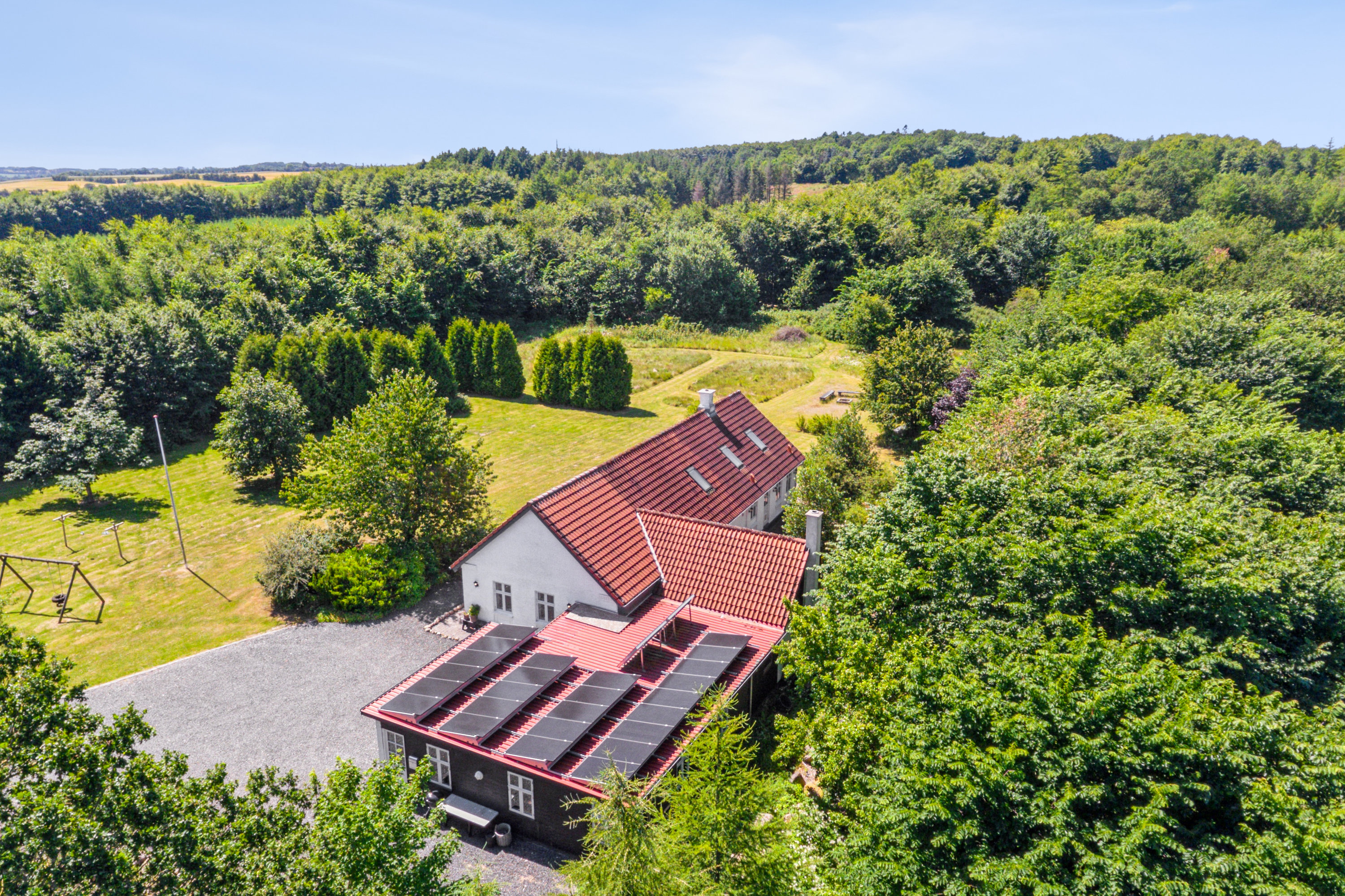 Fremhævet luftfoto billede i fuldskærmstilstand. Billede af Vråvej 1A, 9510 Arden