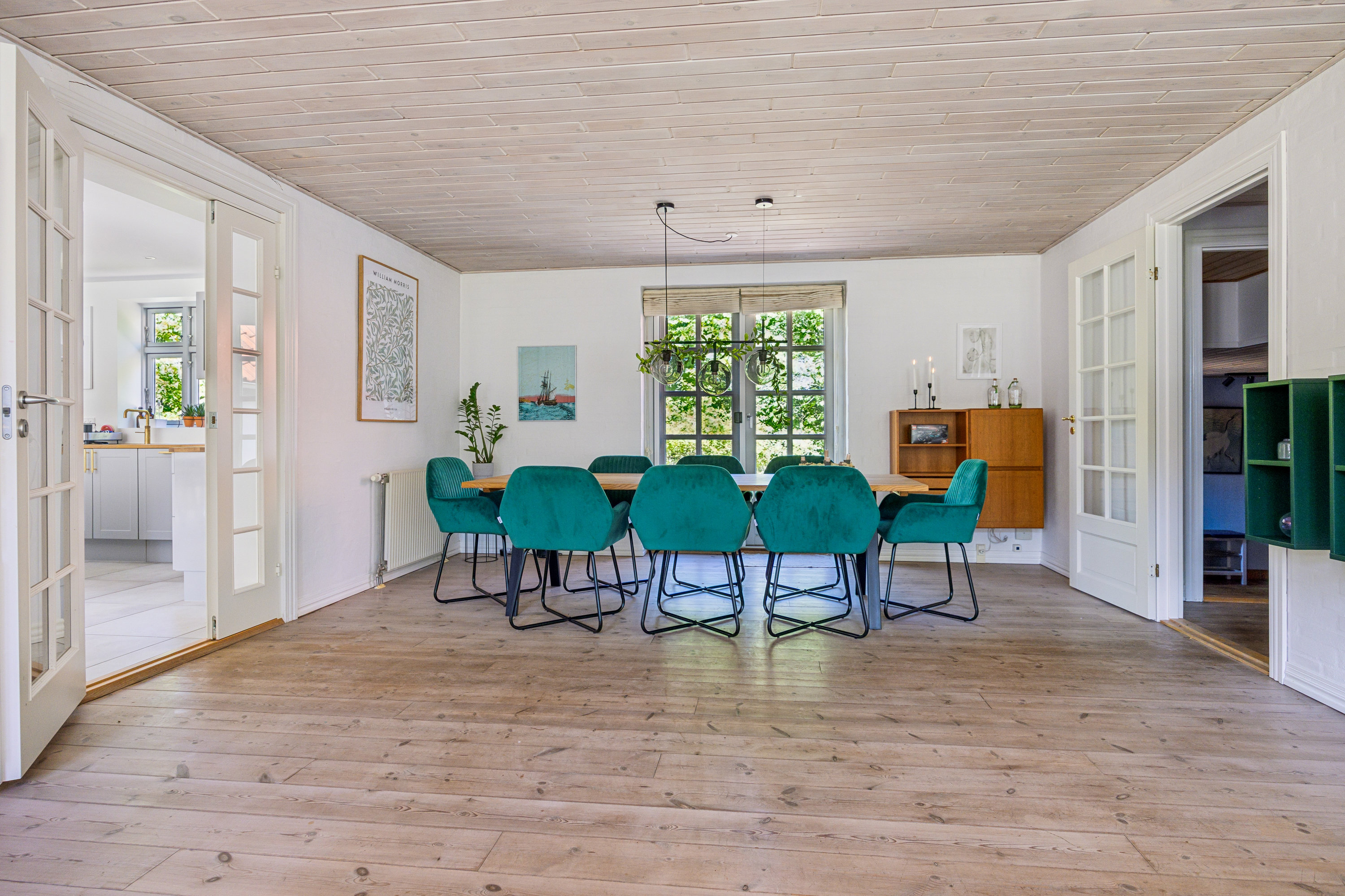 Fremhævet stue billede i fuldskærmstilstand. Billede af Vråvej 1A, 9510 Arden