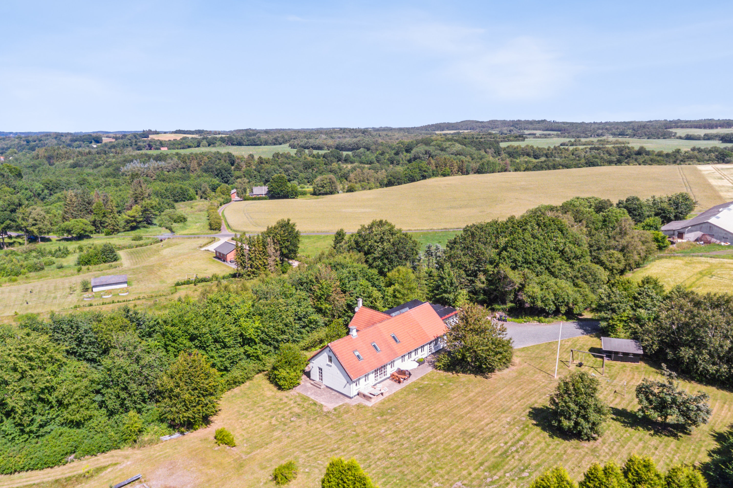Fremhævet luftfoto billede i fuldskærmstilstand. Billede af Vråvej 1A, 9510 Arden