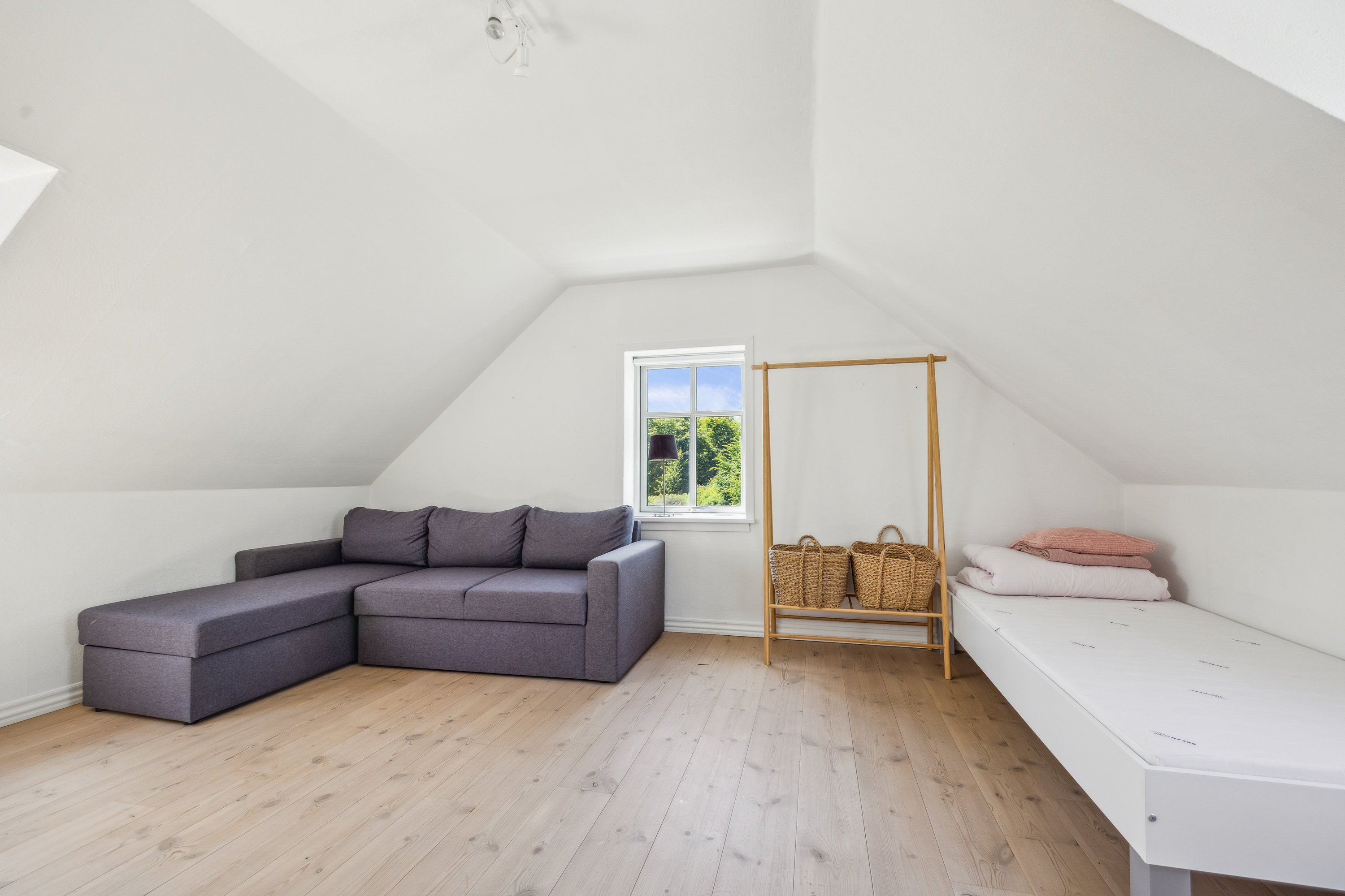 Fremhævet værelse billede i fuldskærmstilstand. Billede af Vråvej 1A, 9510 Arden