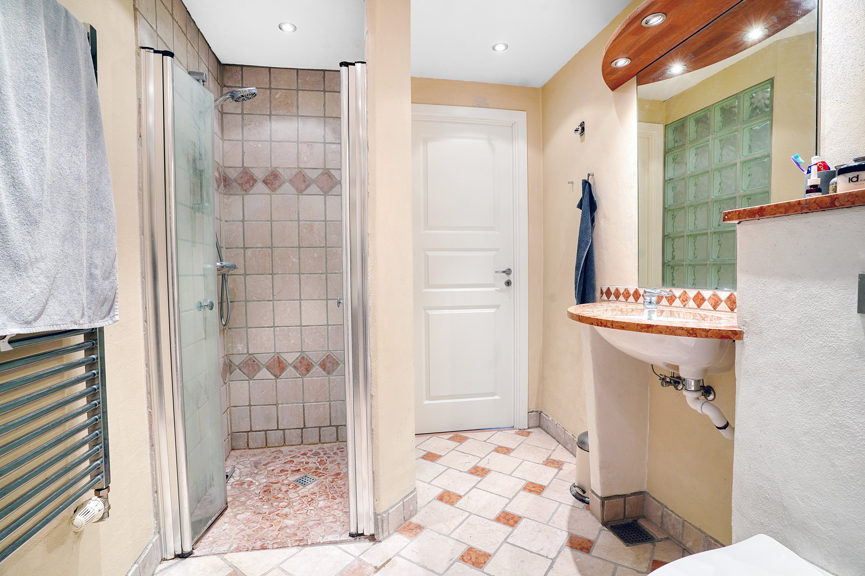 Fremhævet badeværelse billede i fuldskærmstilstand. Billede af Frederiksborgvej 4A, 3450 Allerød