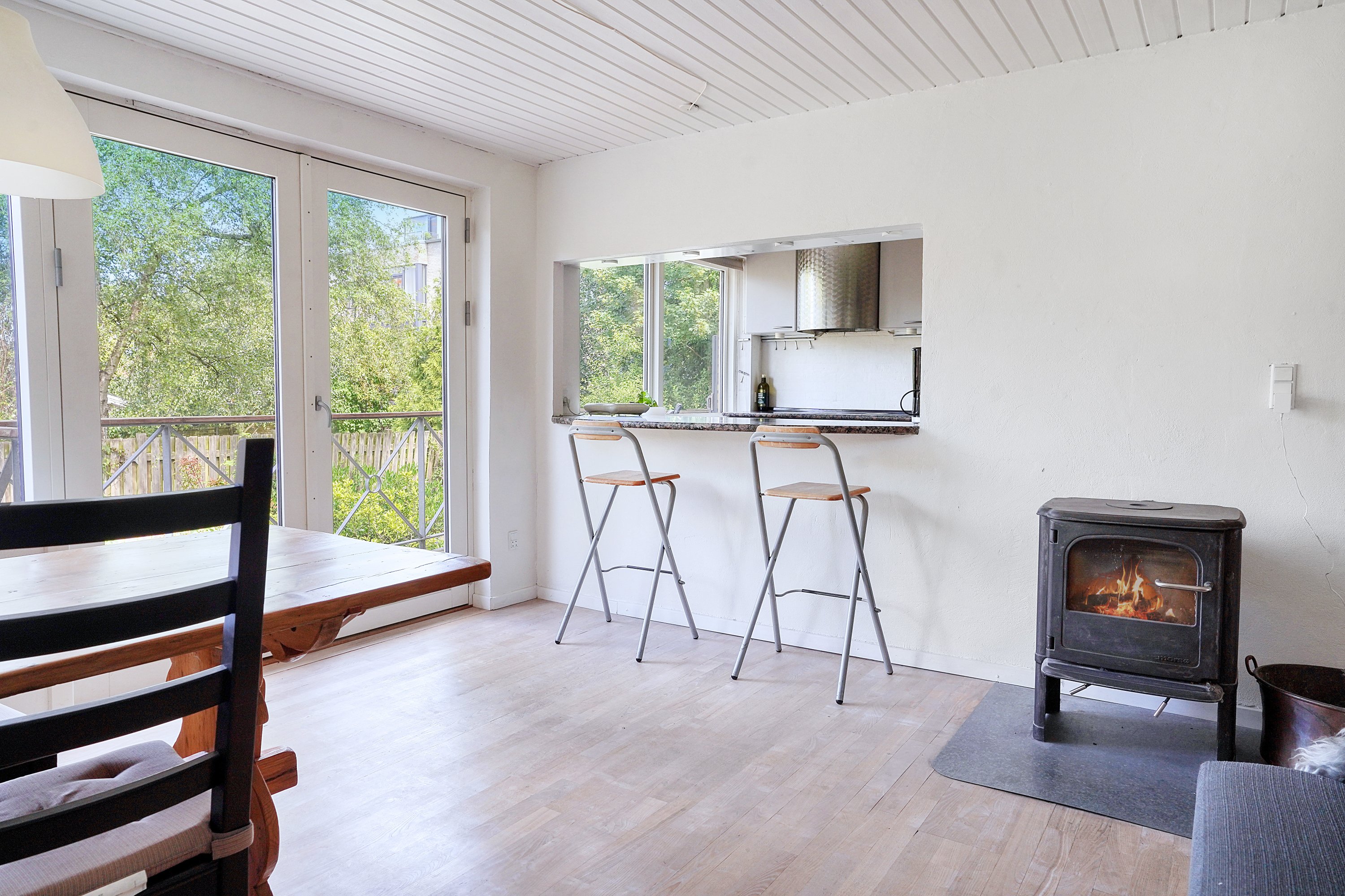 Fremhævet stue billede i fuldskærmstilstand. Billede af Frederiksborgvej 4A, 3450 Allerød