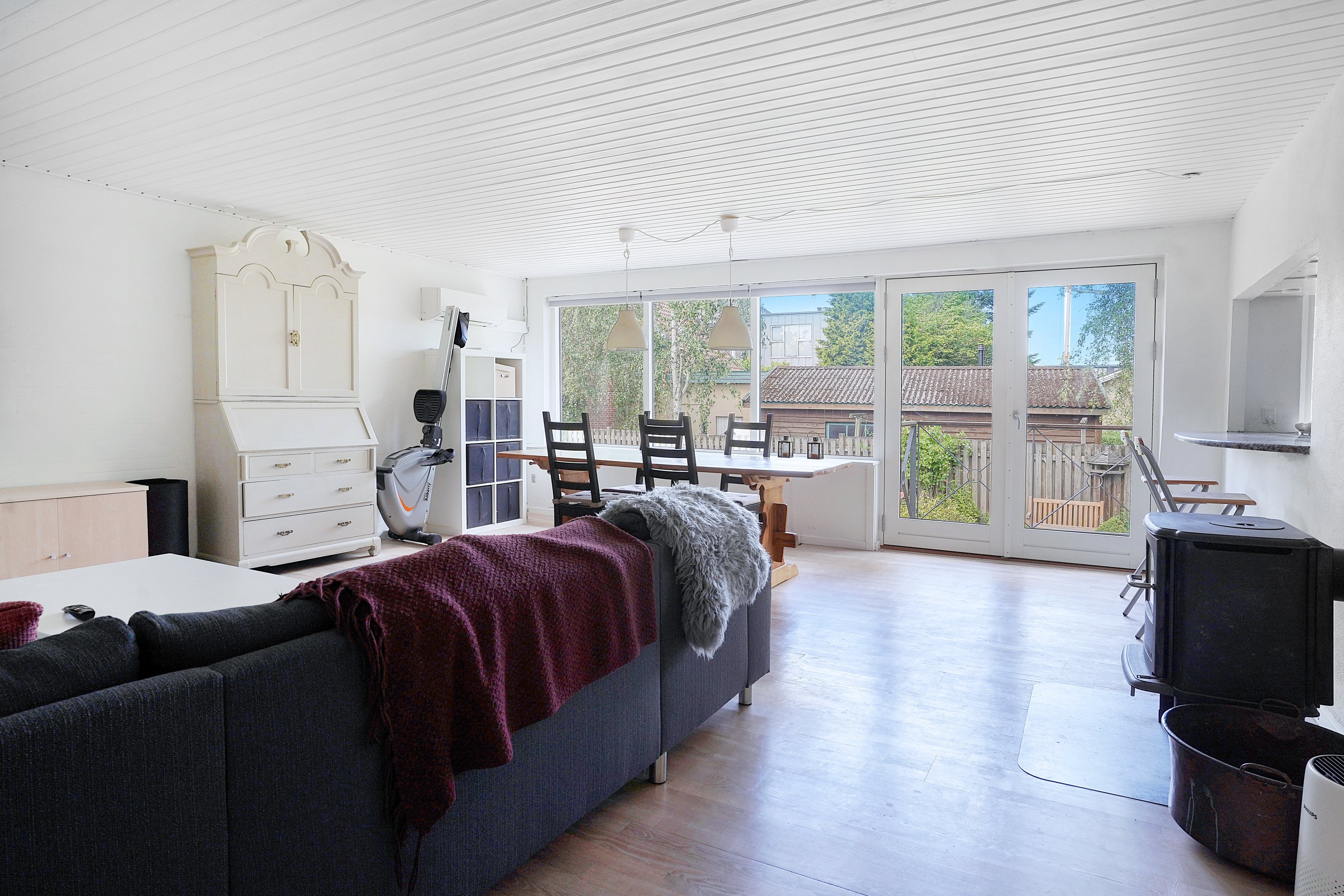 Fremhævet stue billede i fuldskærmstilstand. Billede af Frederiksborgvej 4A, 3450 Allerød