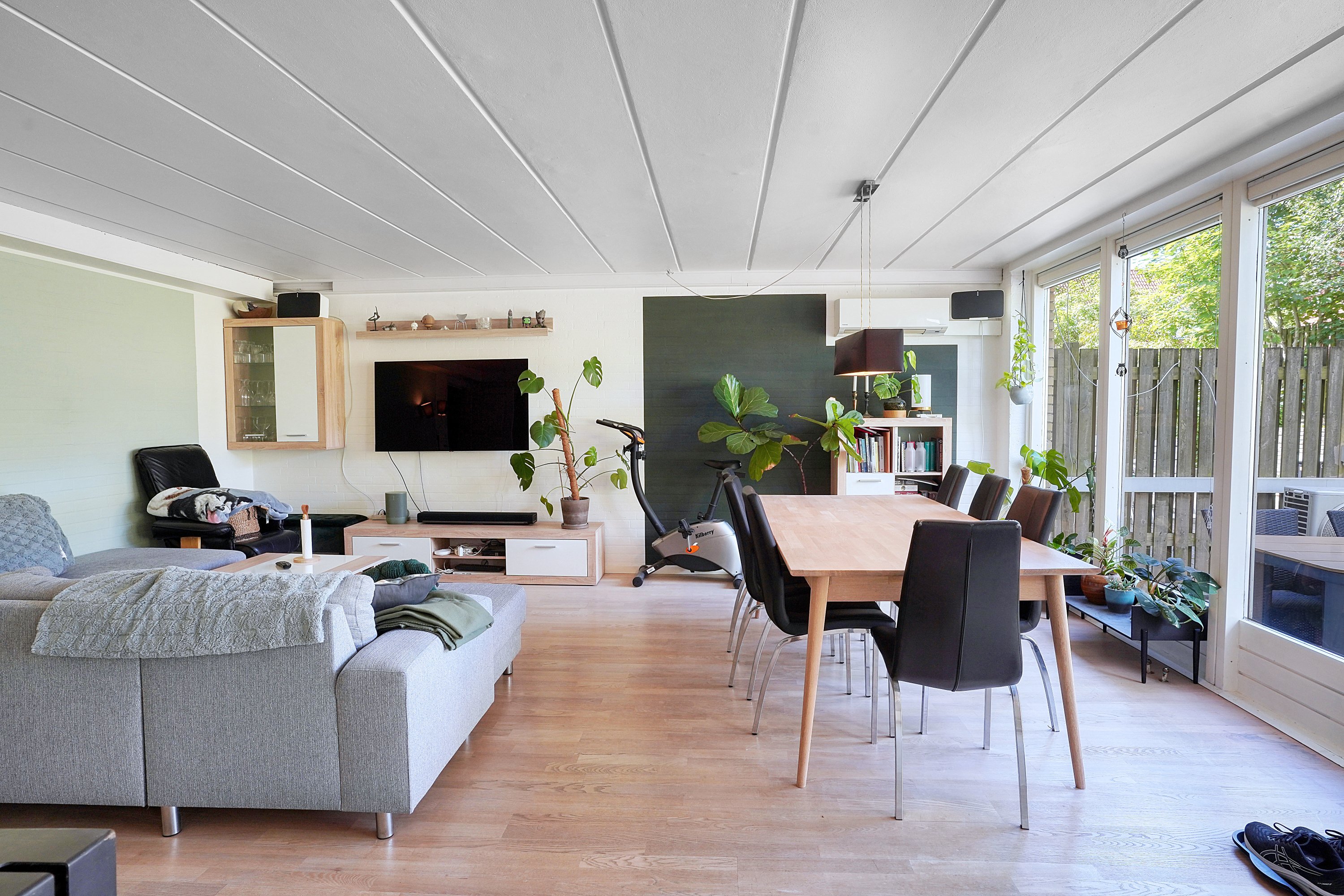 Fremhævet stue billede i fuldskærmstilstand. Billede af Frederiksborgvej 4A, 3450 Allerød