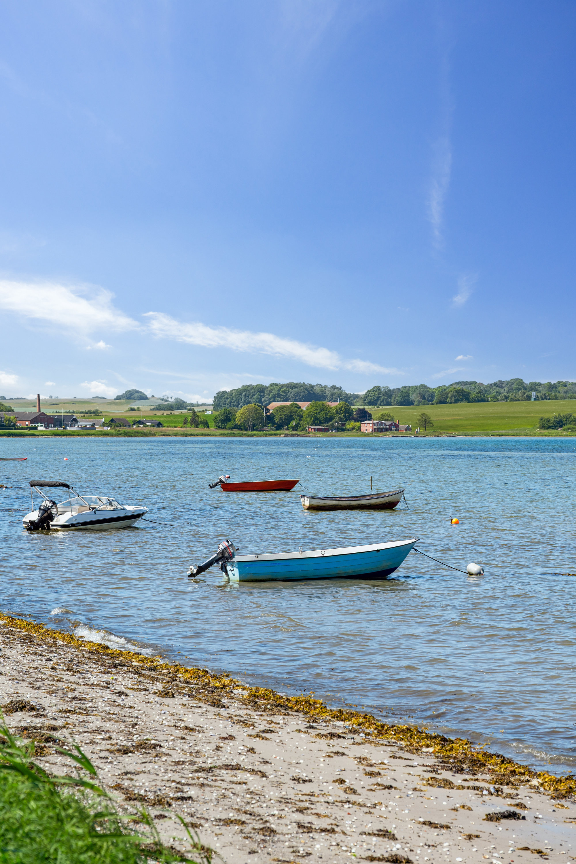 Fremhævet omgivelser billede i fuldskærmstilstand. Billede af Holmbjergvej 54, Knebelbro, 8420 Knebel