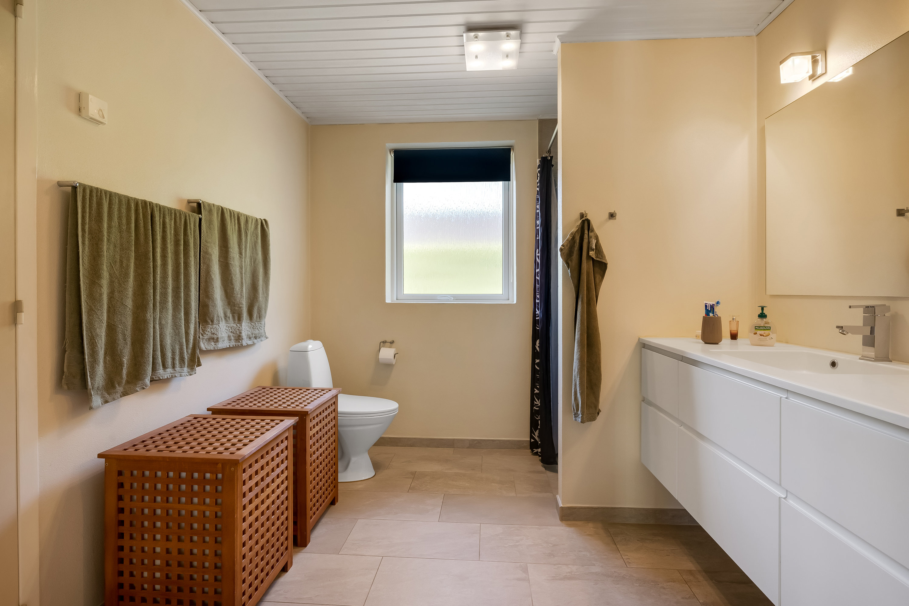 Fremhævet badeværelse billede i fuldskærmstilstand. Billede af Riisagersvej 4, 7500 Holstebro